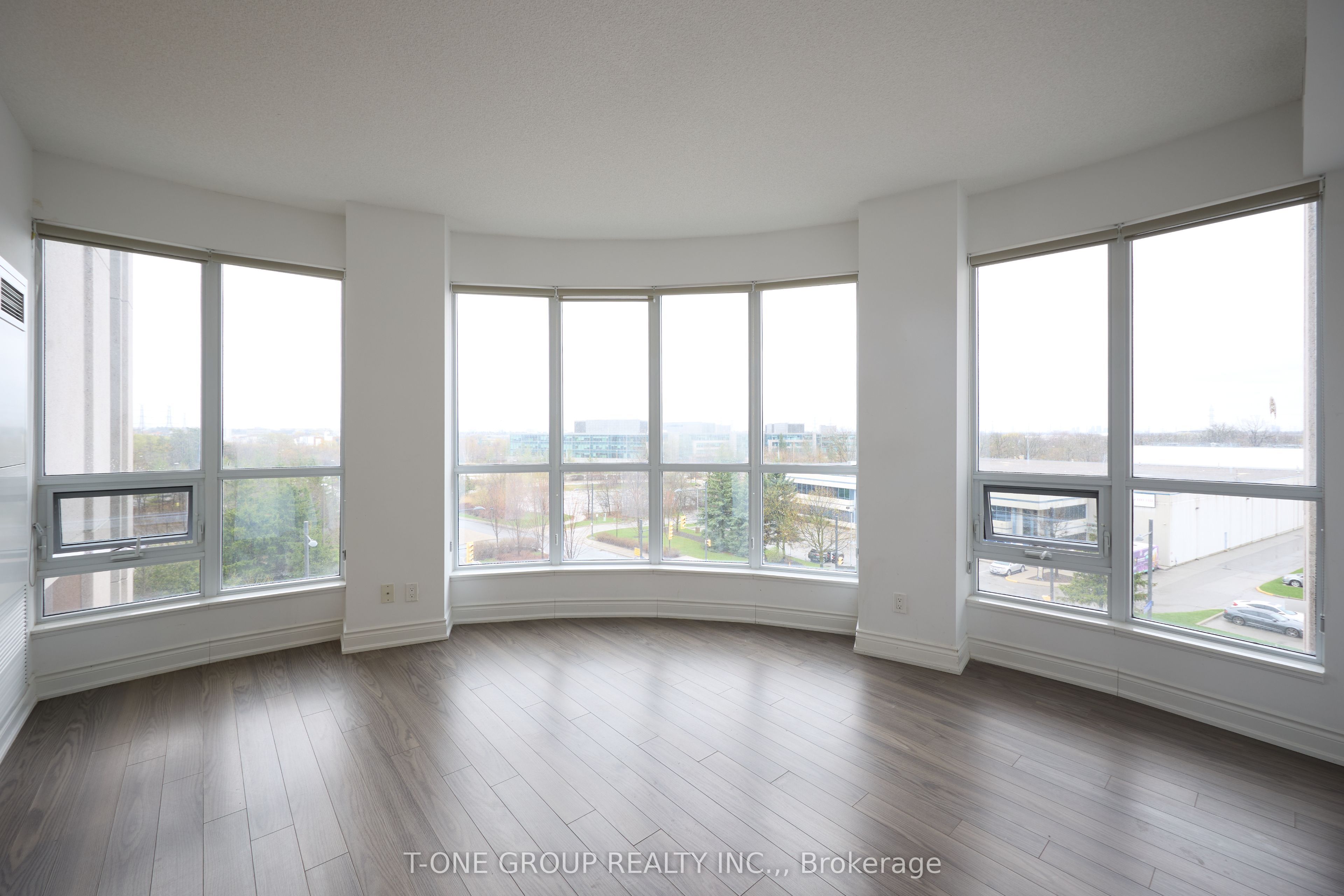 99 South Town Centre Boulevard 611 Property Photo 8