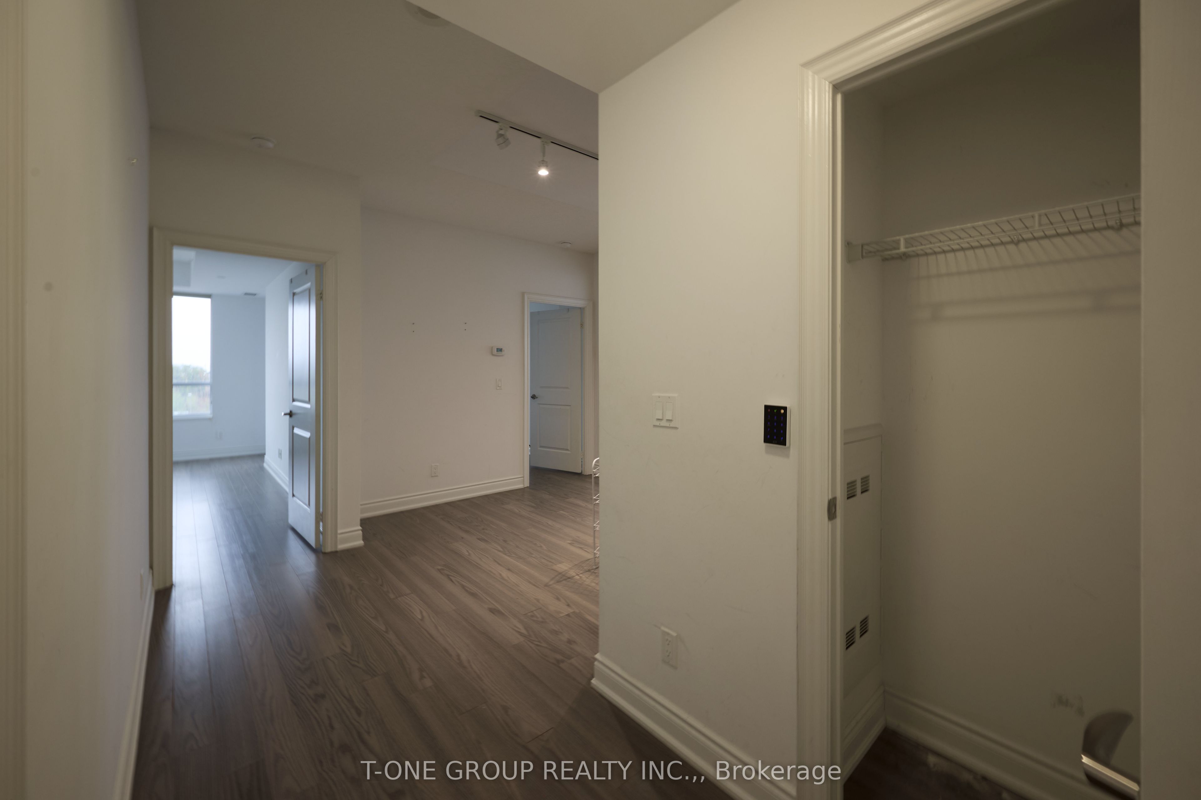 99 South Town Centre Boulevard 611 Property Photo 14