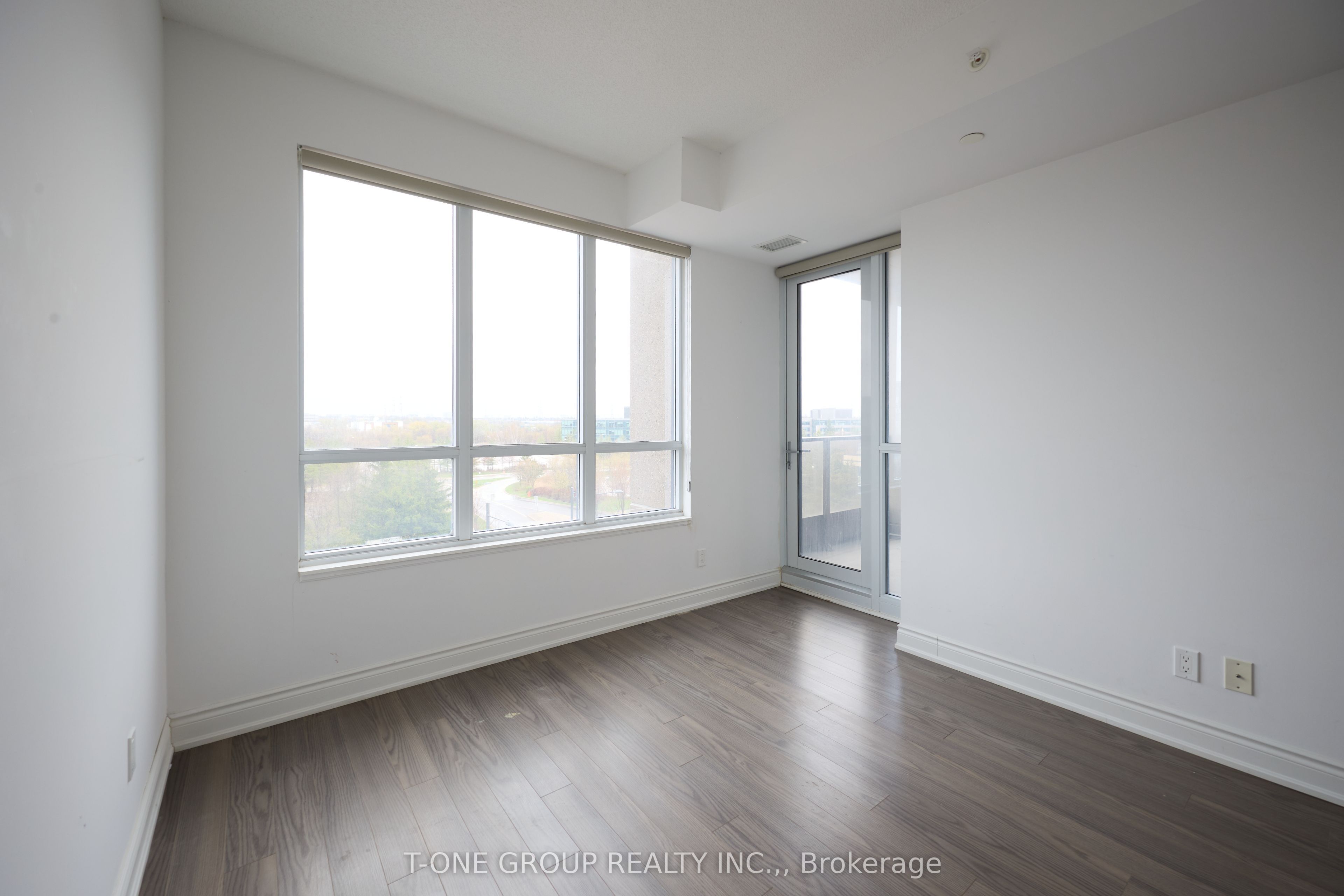 99 South Town Centre Boulevard 611 Property Photo 17
