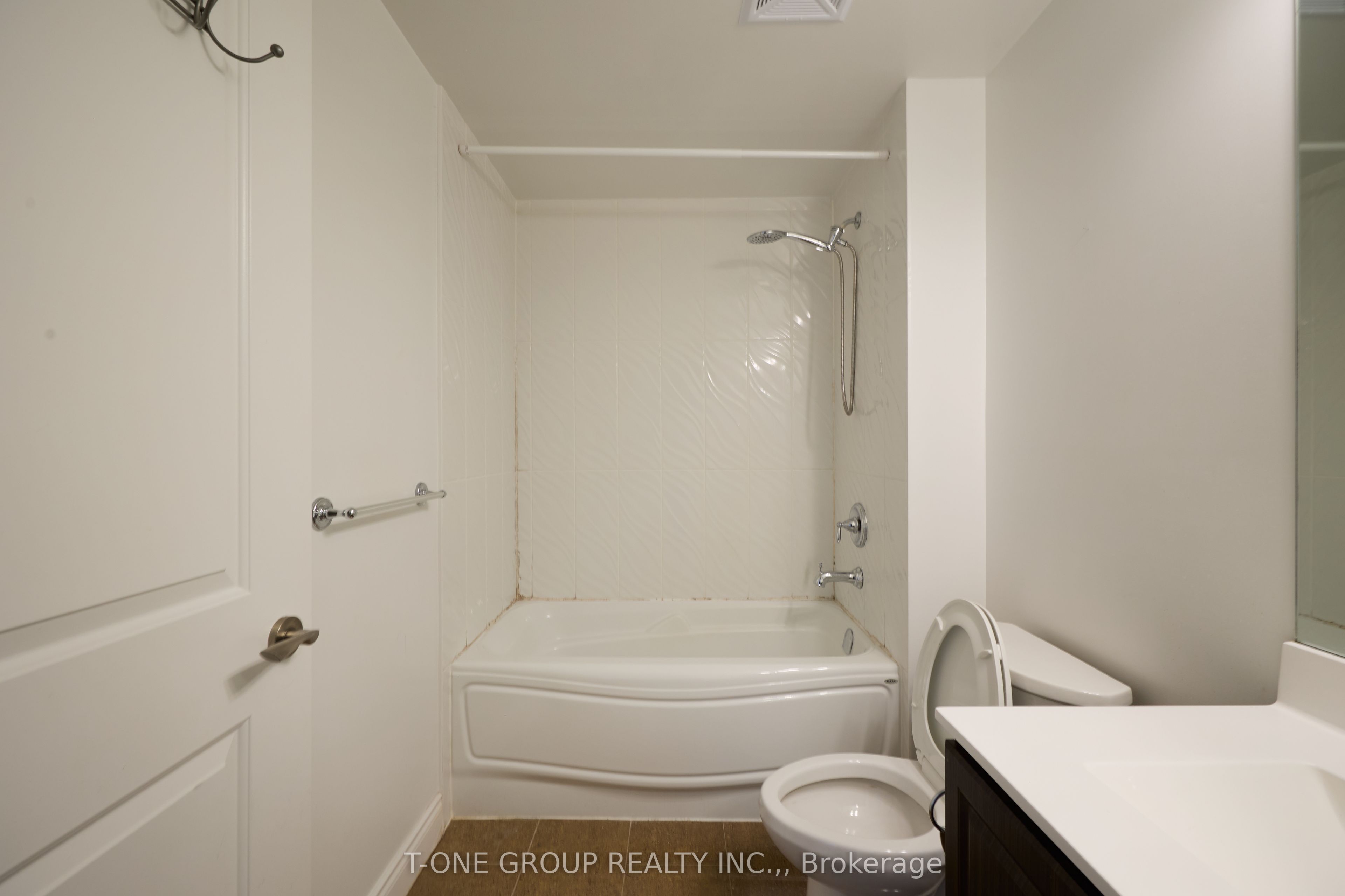 99 South Town Centre Boulevard 611 Property Photo 19