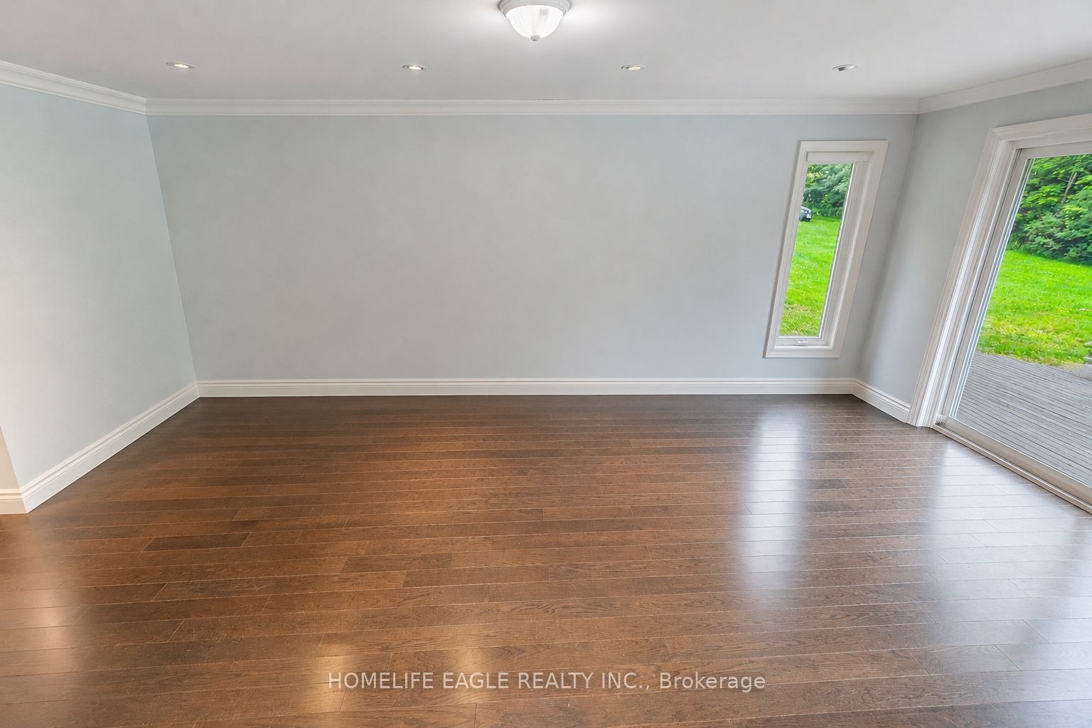 5803 3rd Line Property Photo 8