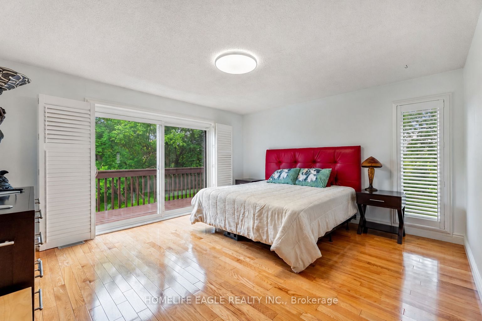 5803 3rd Line Property Photo 12