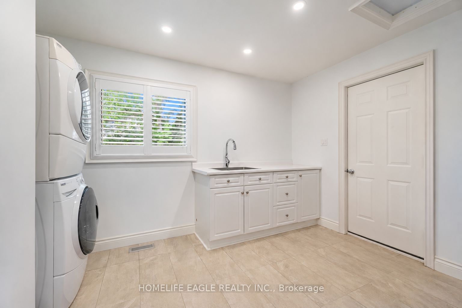 5803 3rd Line Property Photo 22