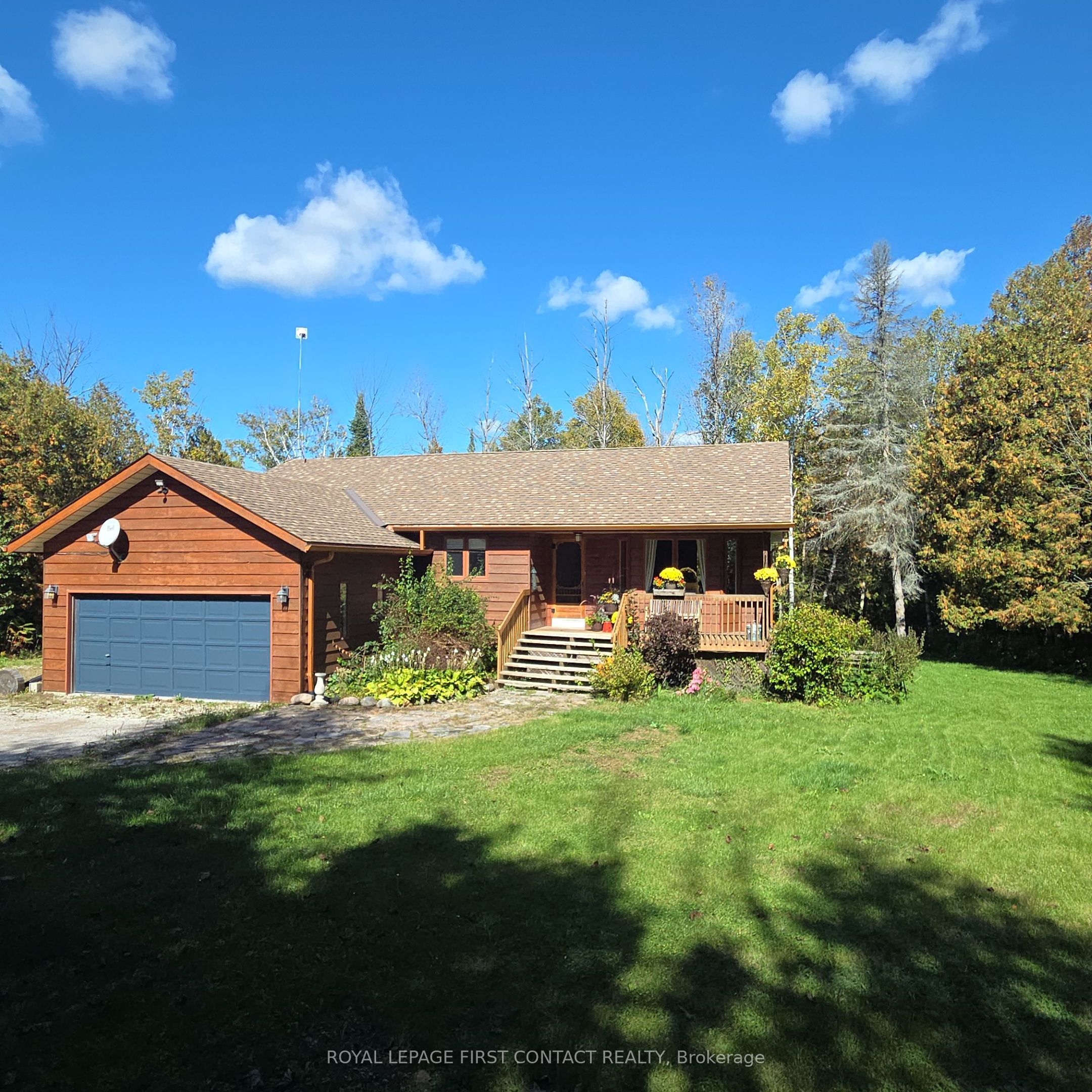 5144 25th Side Road Property Photo 1