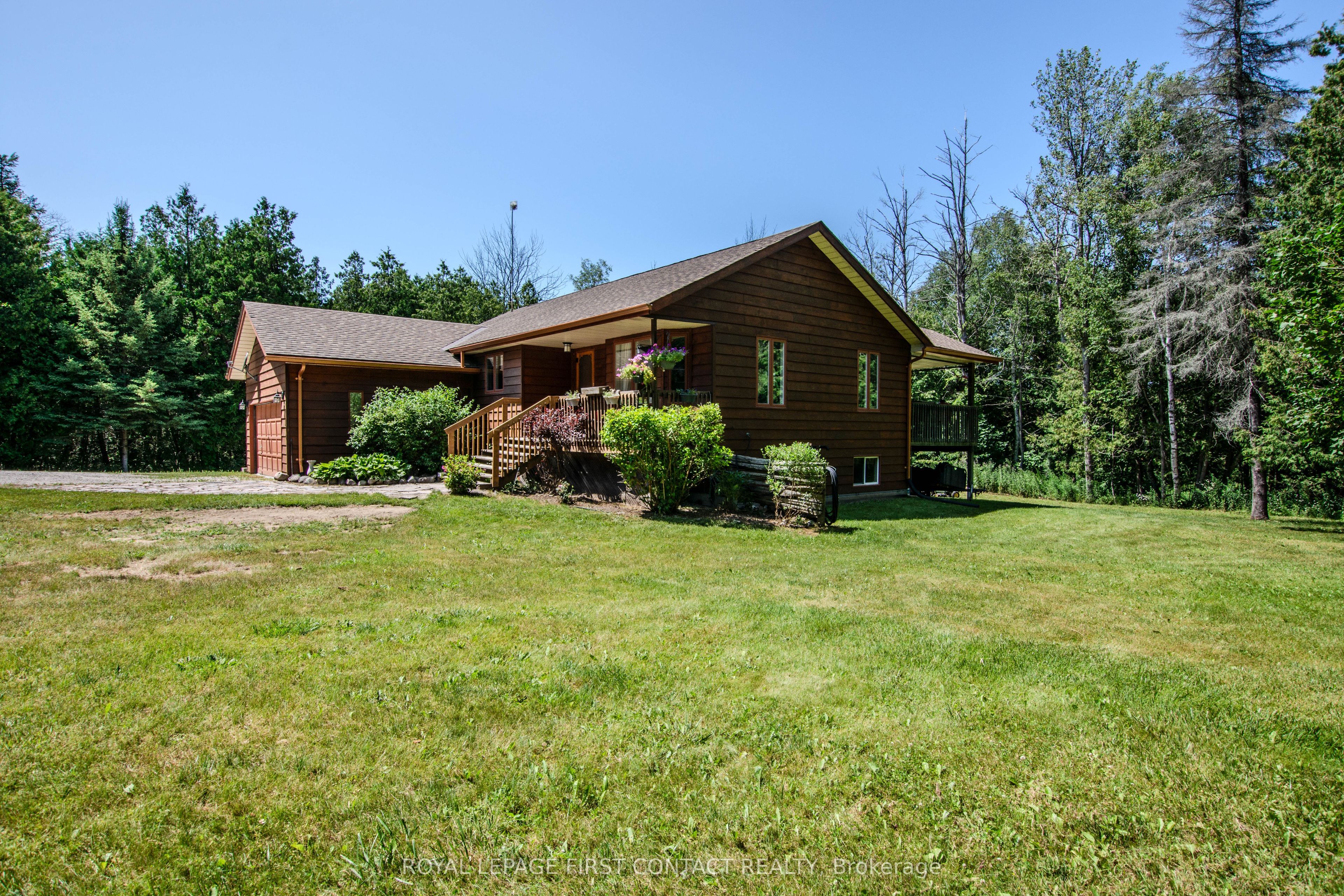 5144 25th Side Road Property Photo 4