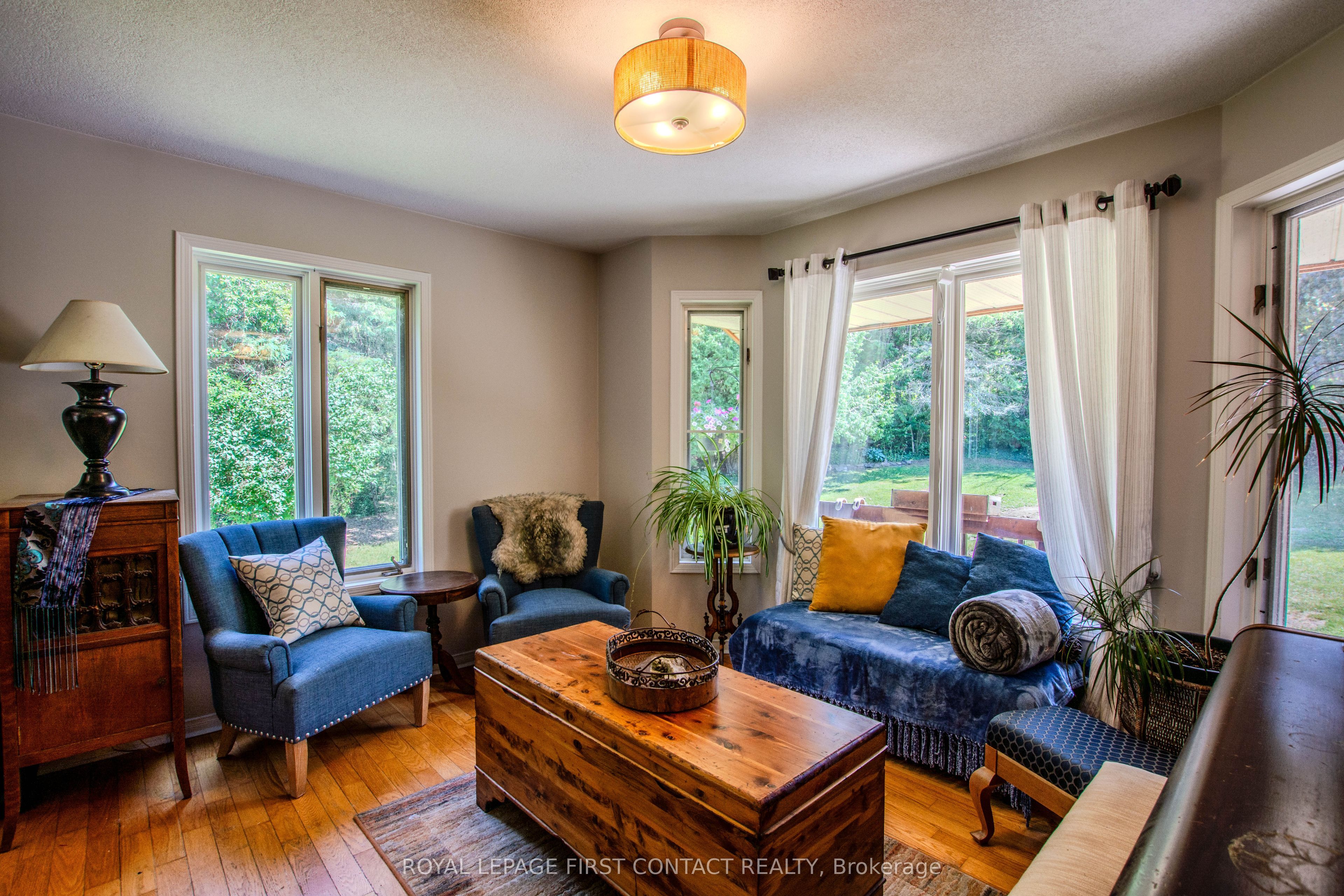 5144 25th Side Road Property Photo 10