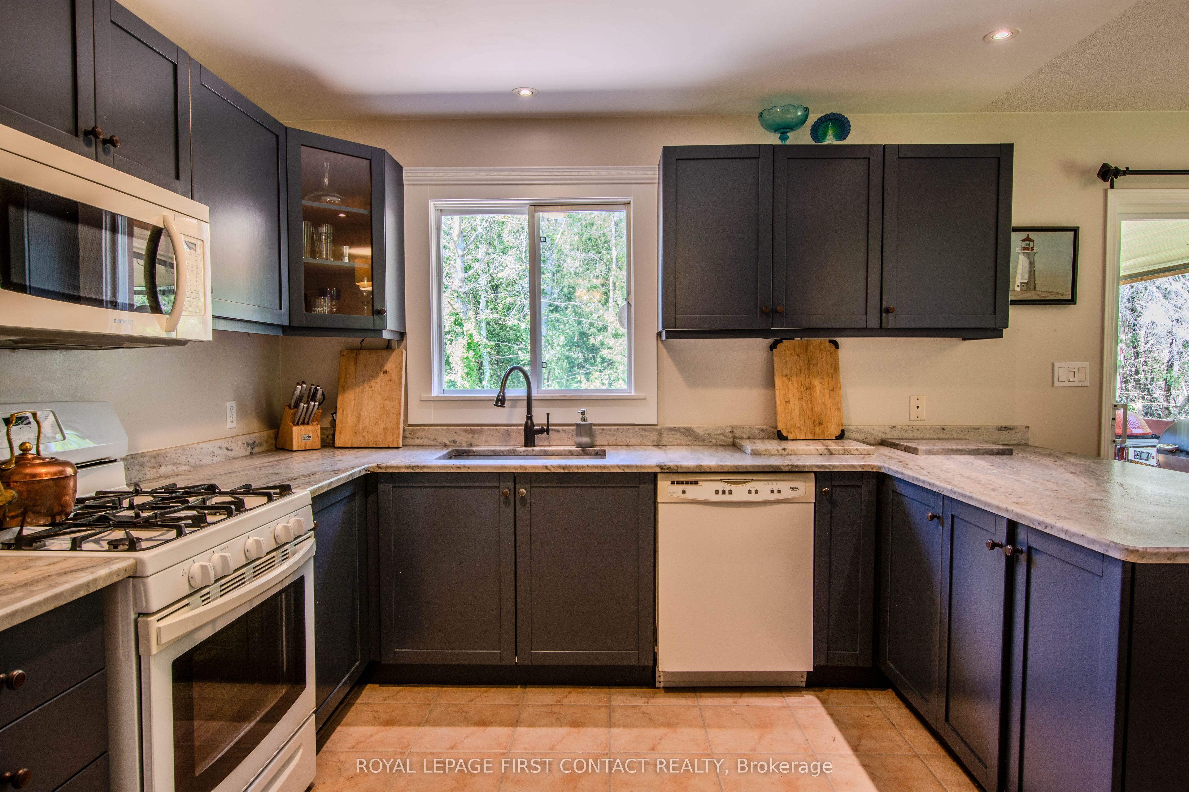 5144 25th Side Road Property Photo 13