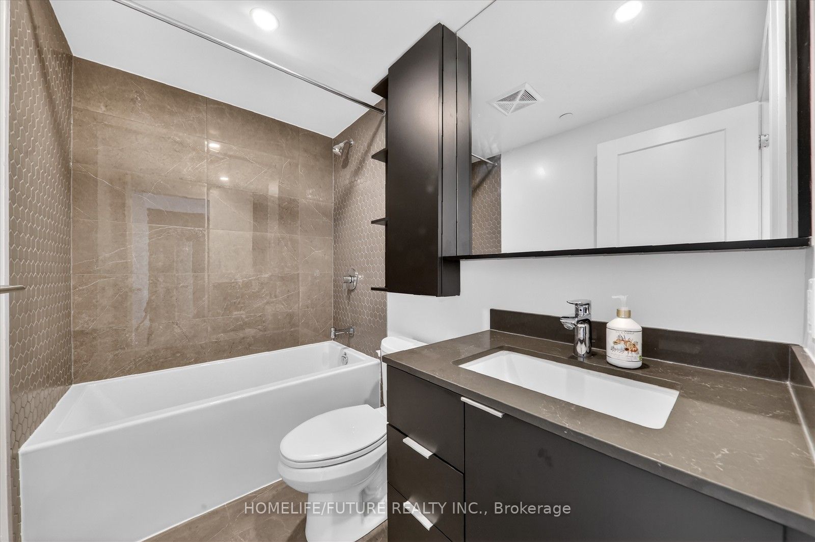 8 Cedarland Drive 1017 Property Photo 15