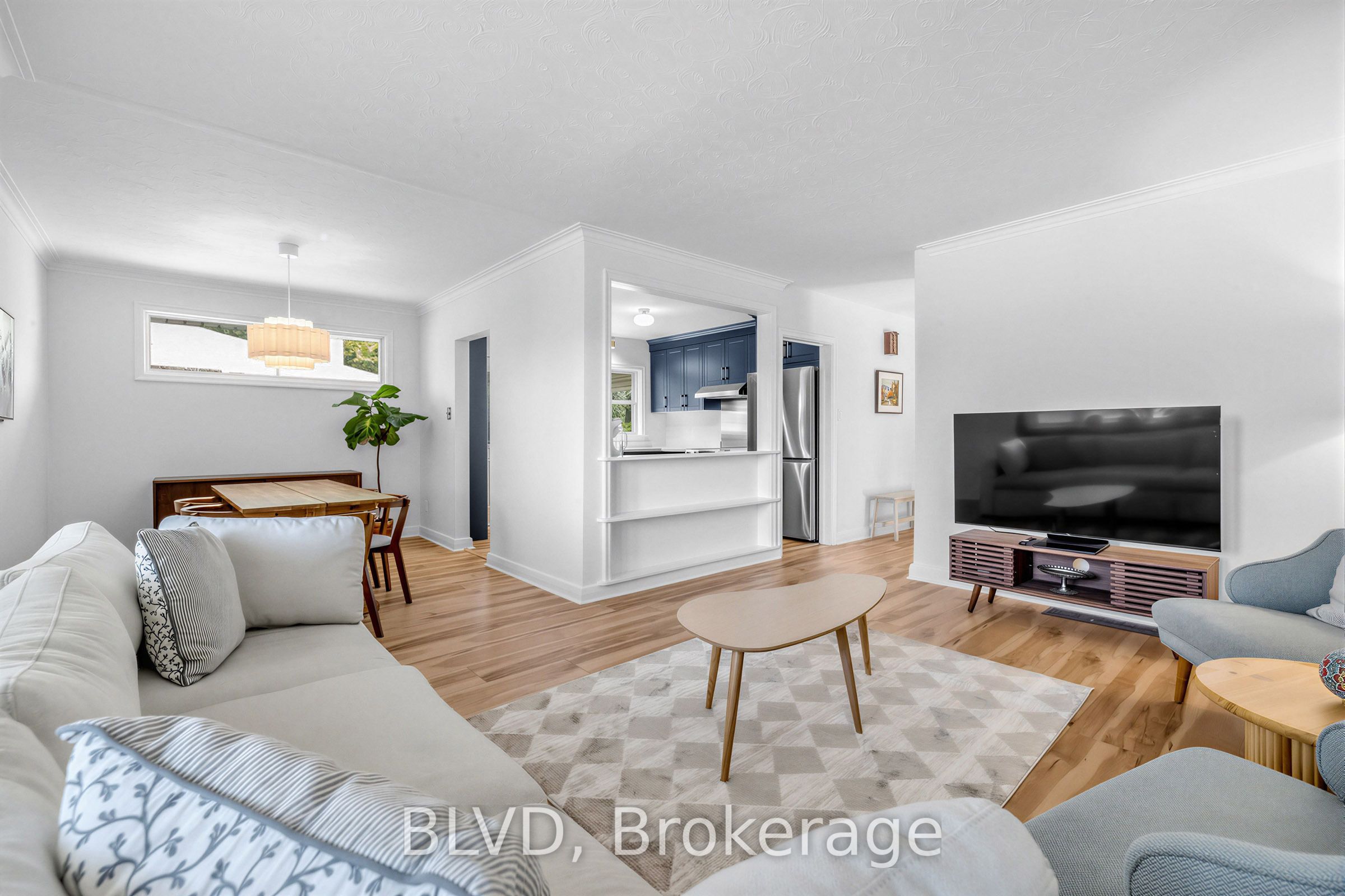 457 Paliser Crescent N Property Photo 6