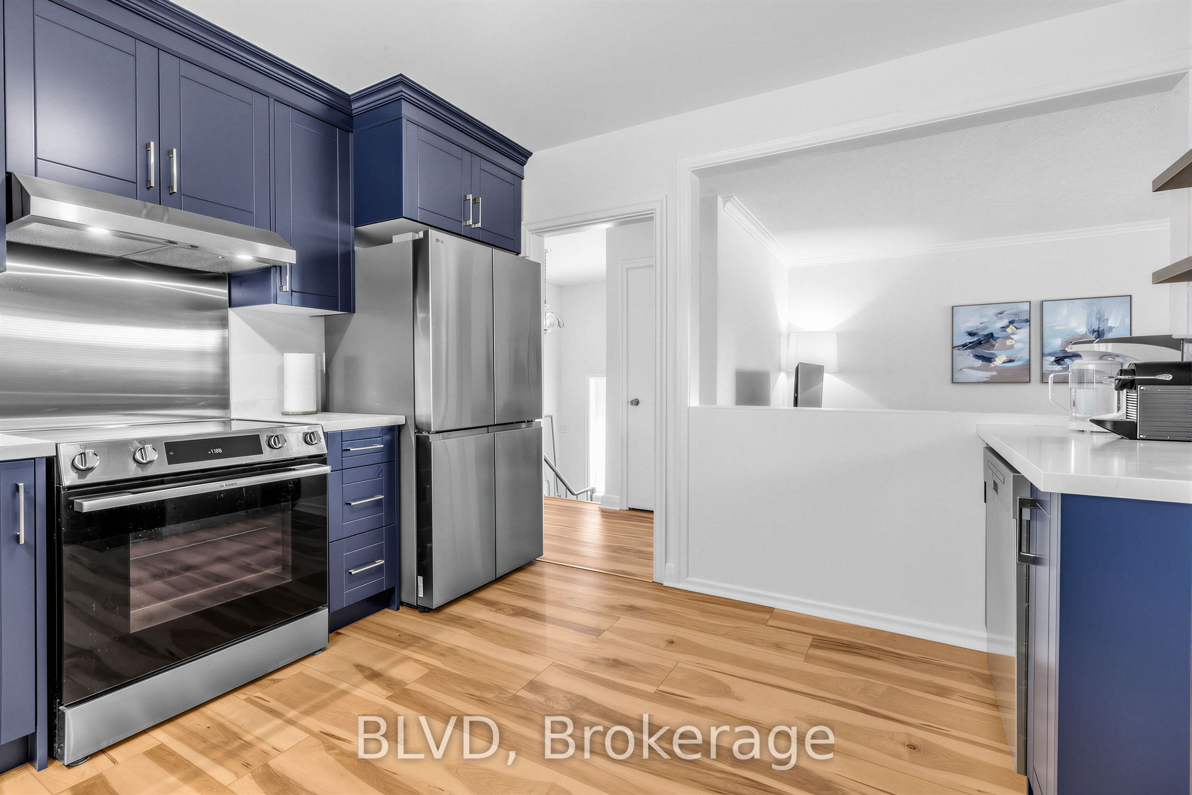 457 Paliser Crescent N Property Photo 12