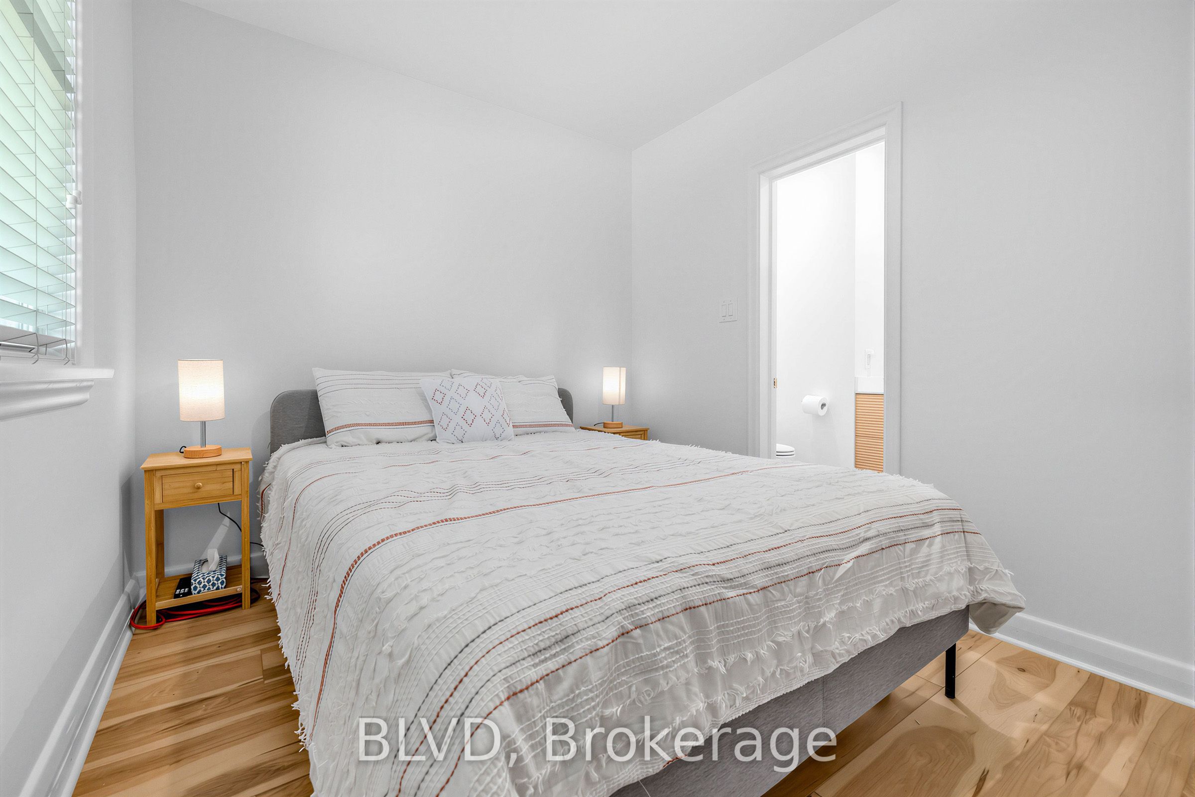 457 Paliser Crescent N Property Photo 16