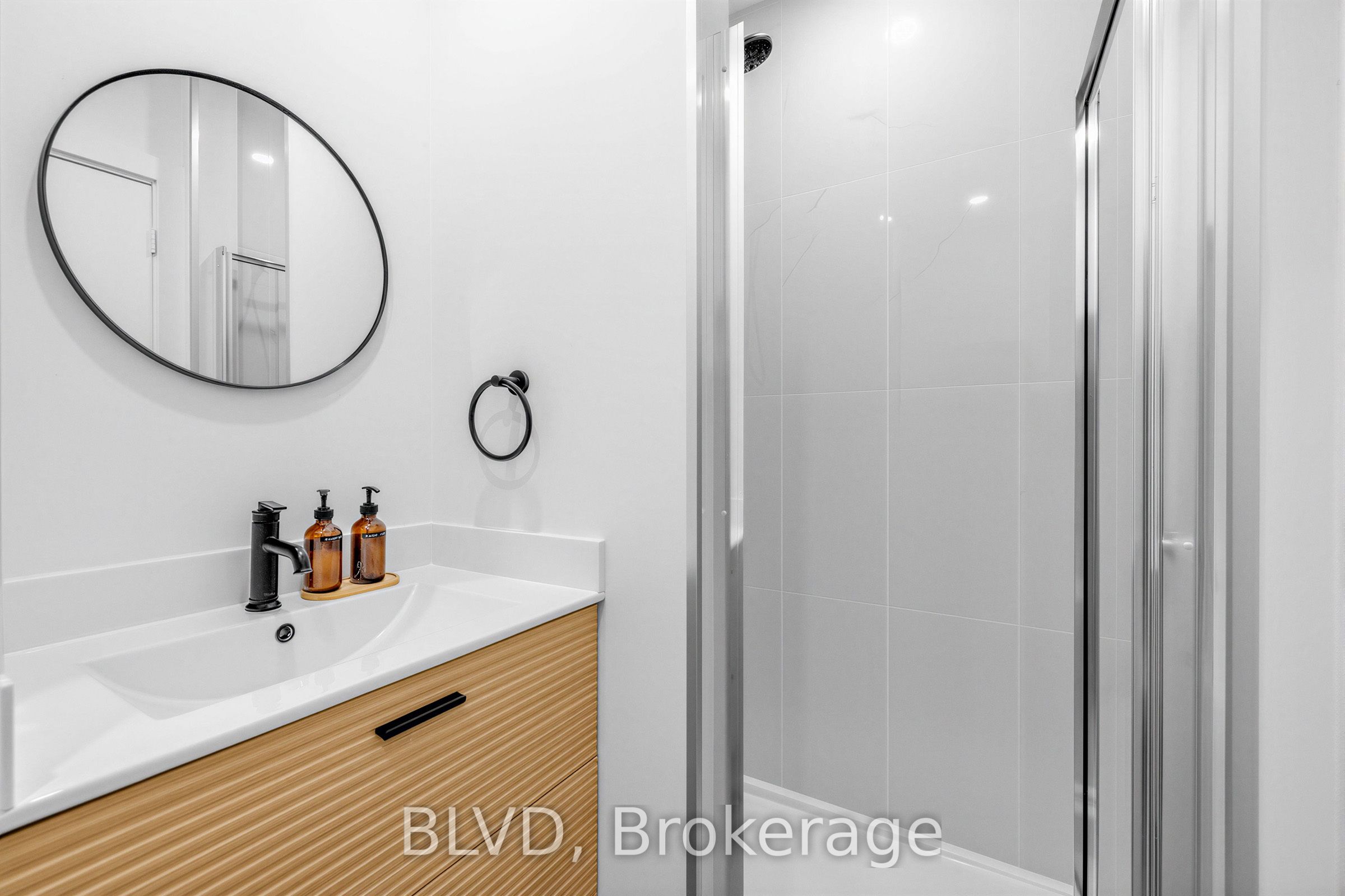 457 Paliser Crescent N Property Photo 17