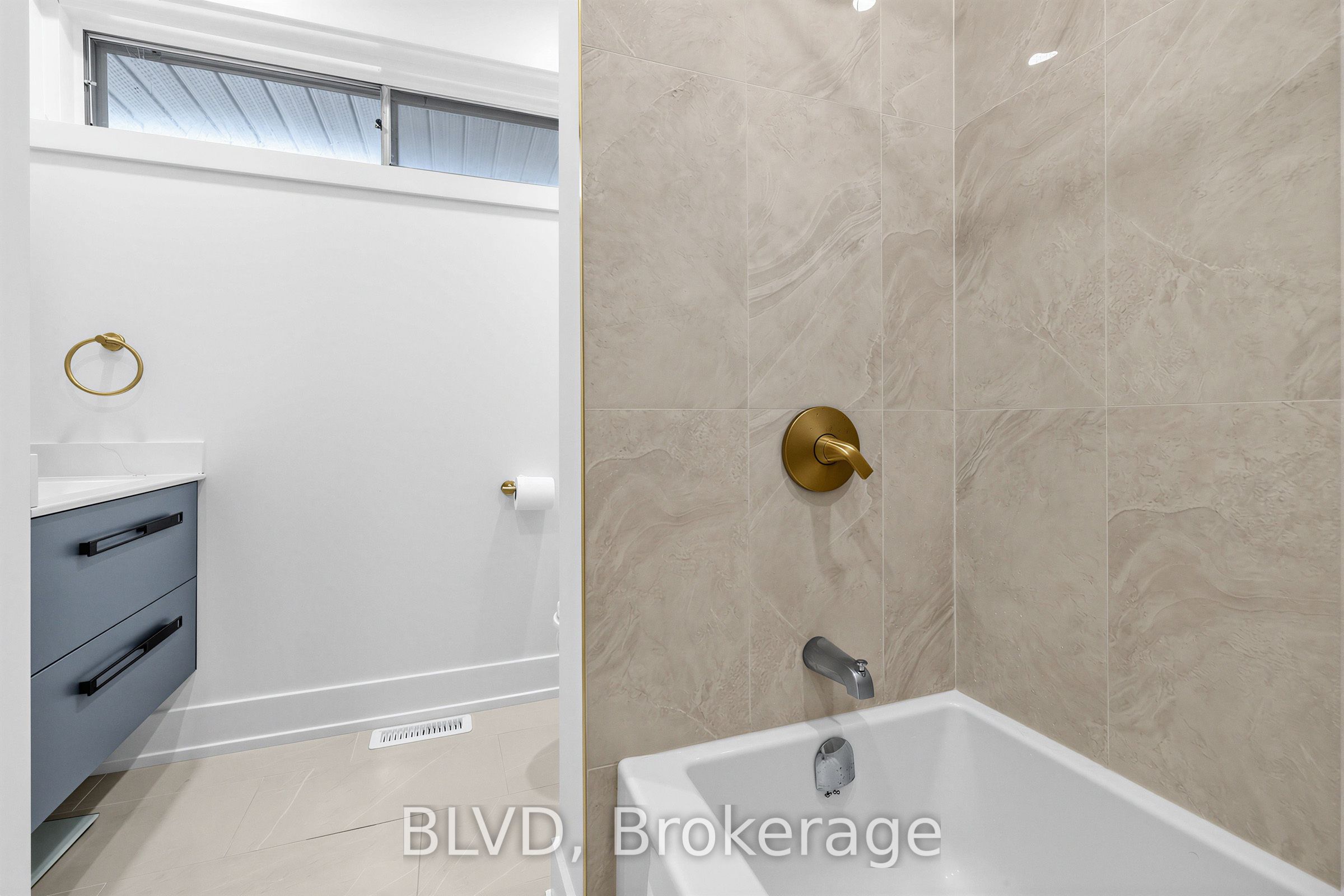 457 Paliser Crescent N Property Photo 19