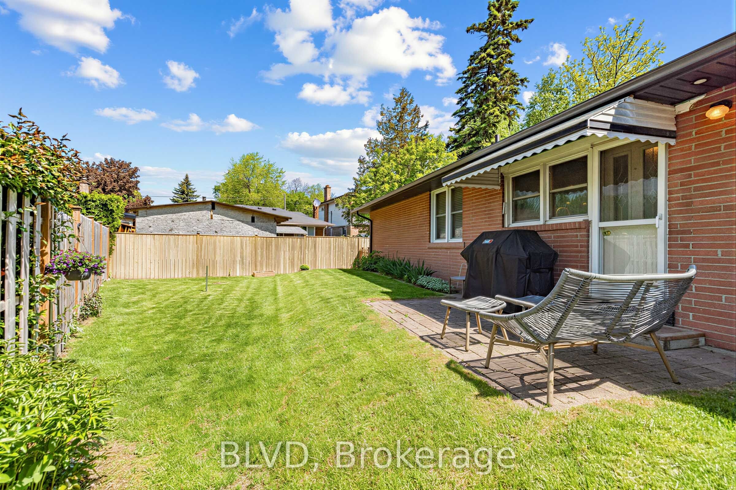 457 Paliser Crescent N Property Photo 27