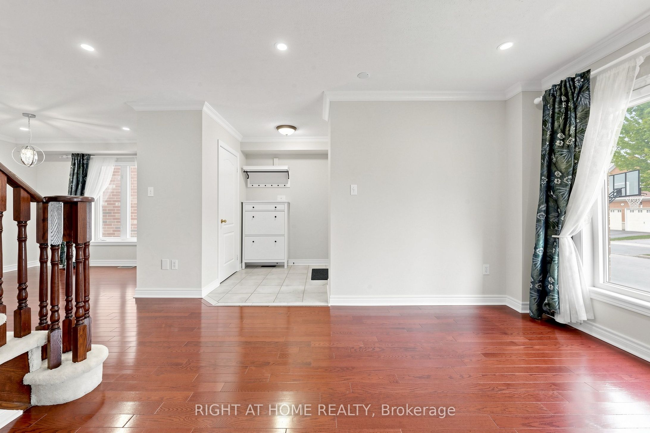204 Everett Street Property Photo 8
