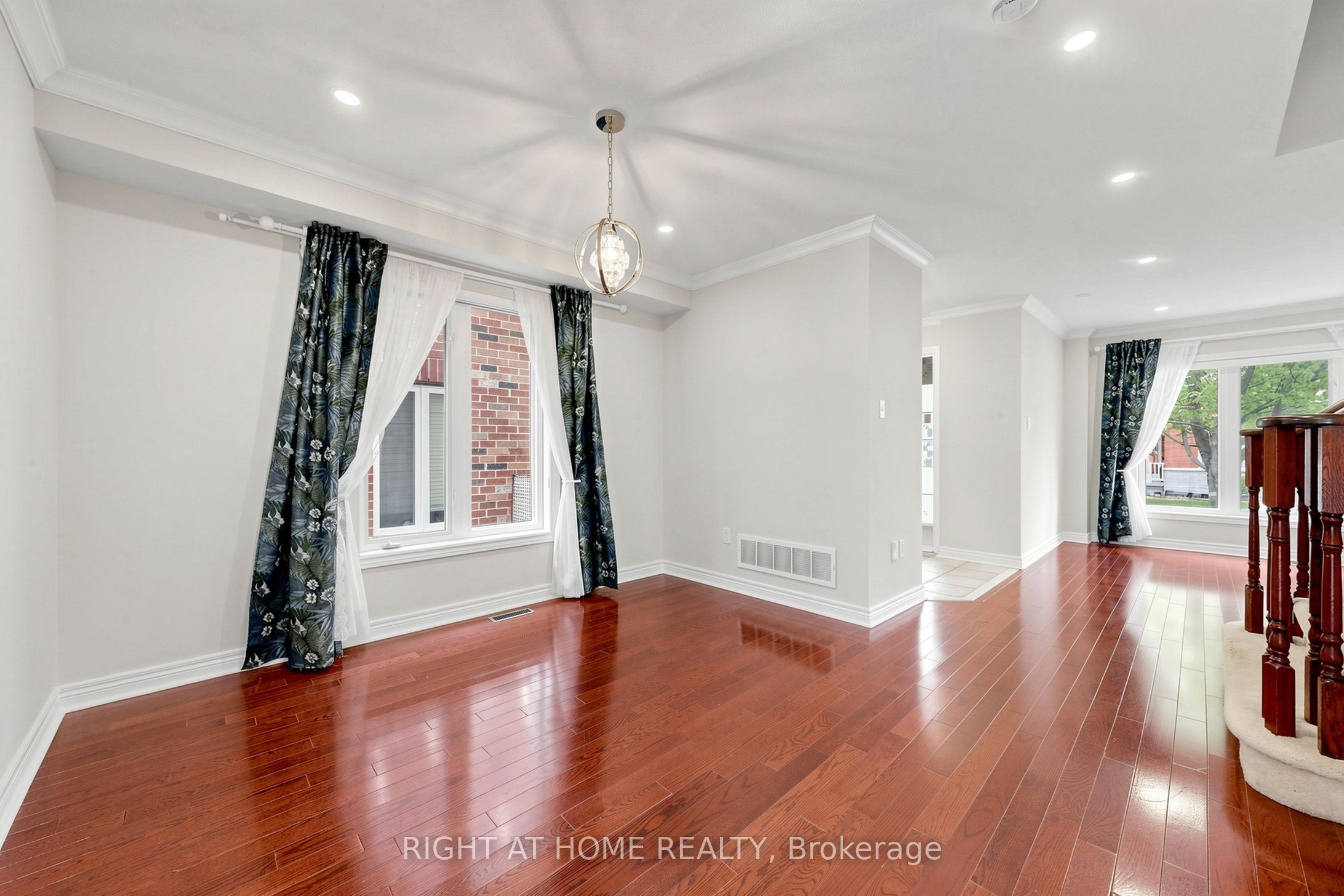 204 Everett Street Property Photo 9