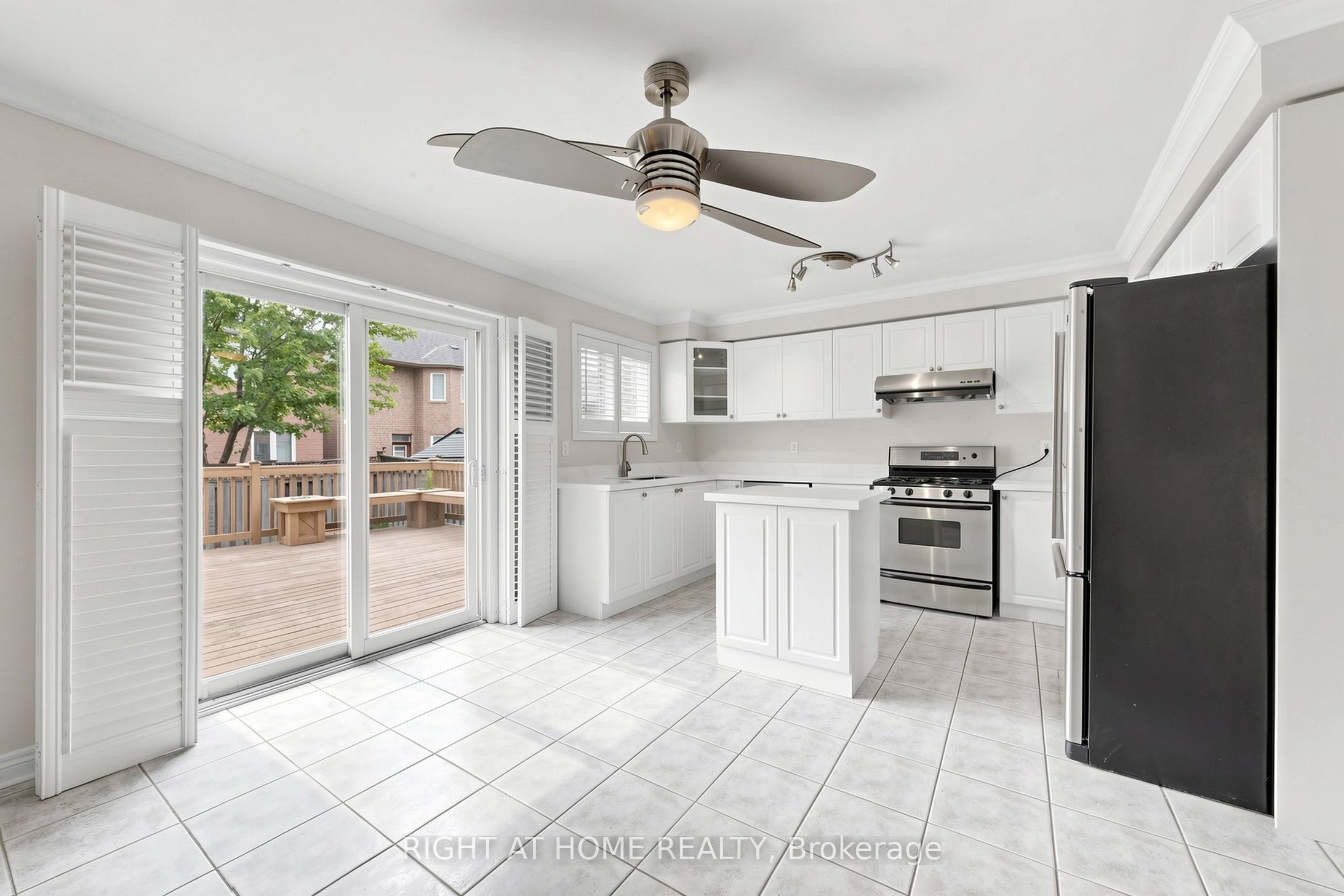 204 Everett Street Property Photo 15