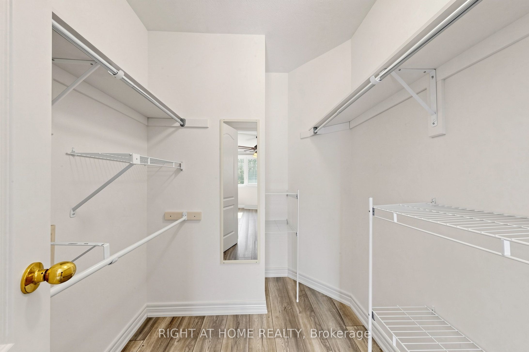 204 Everett Street Property Photo 28