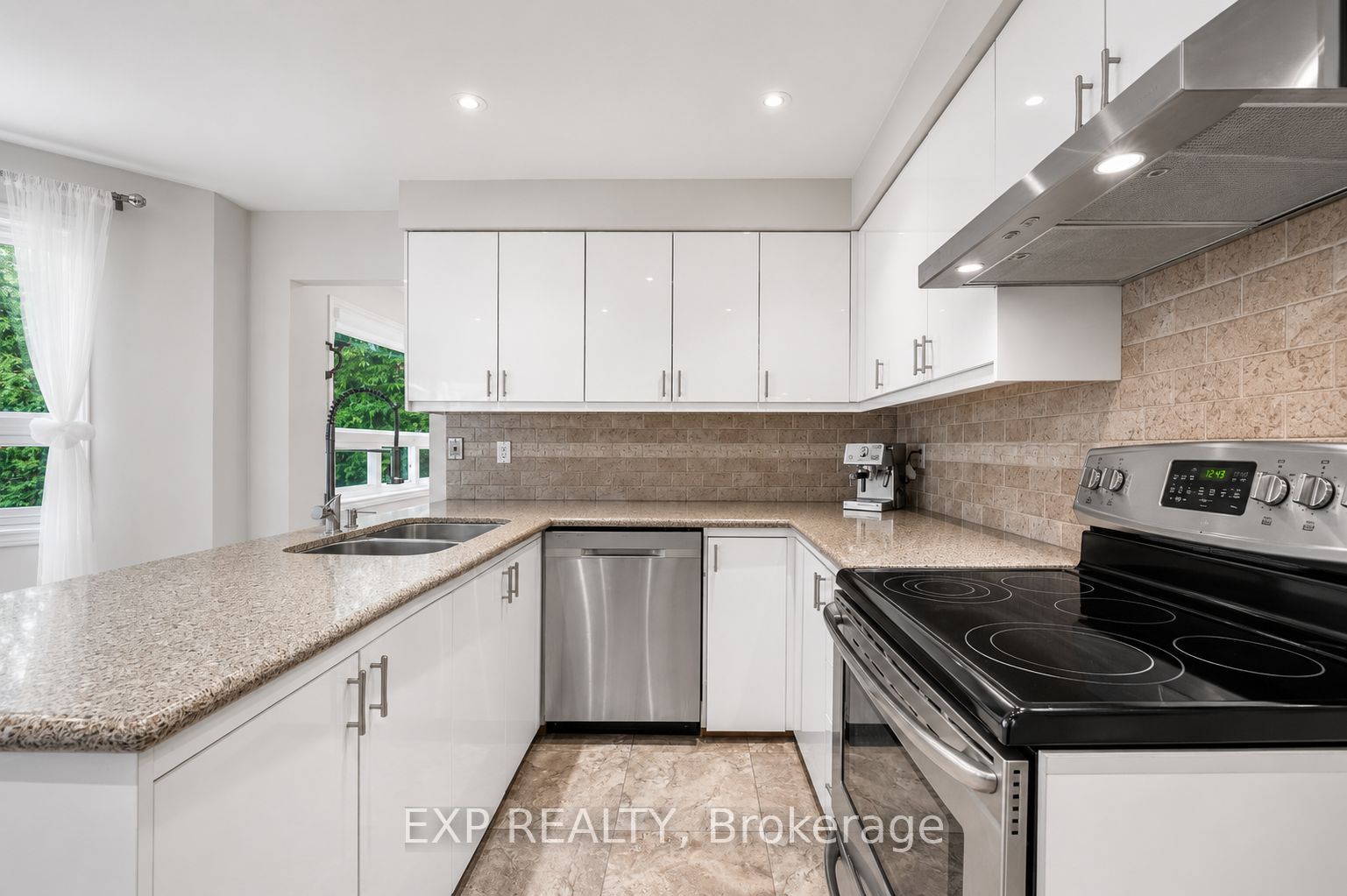16 Wainwright Avenue Property Photo 12