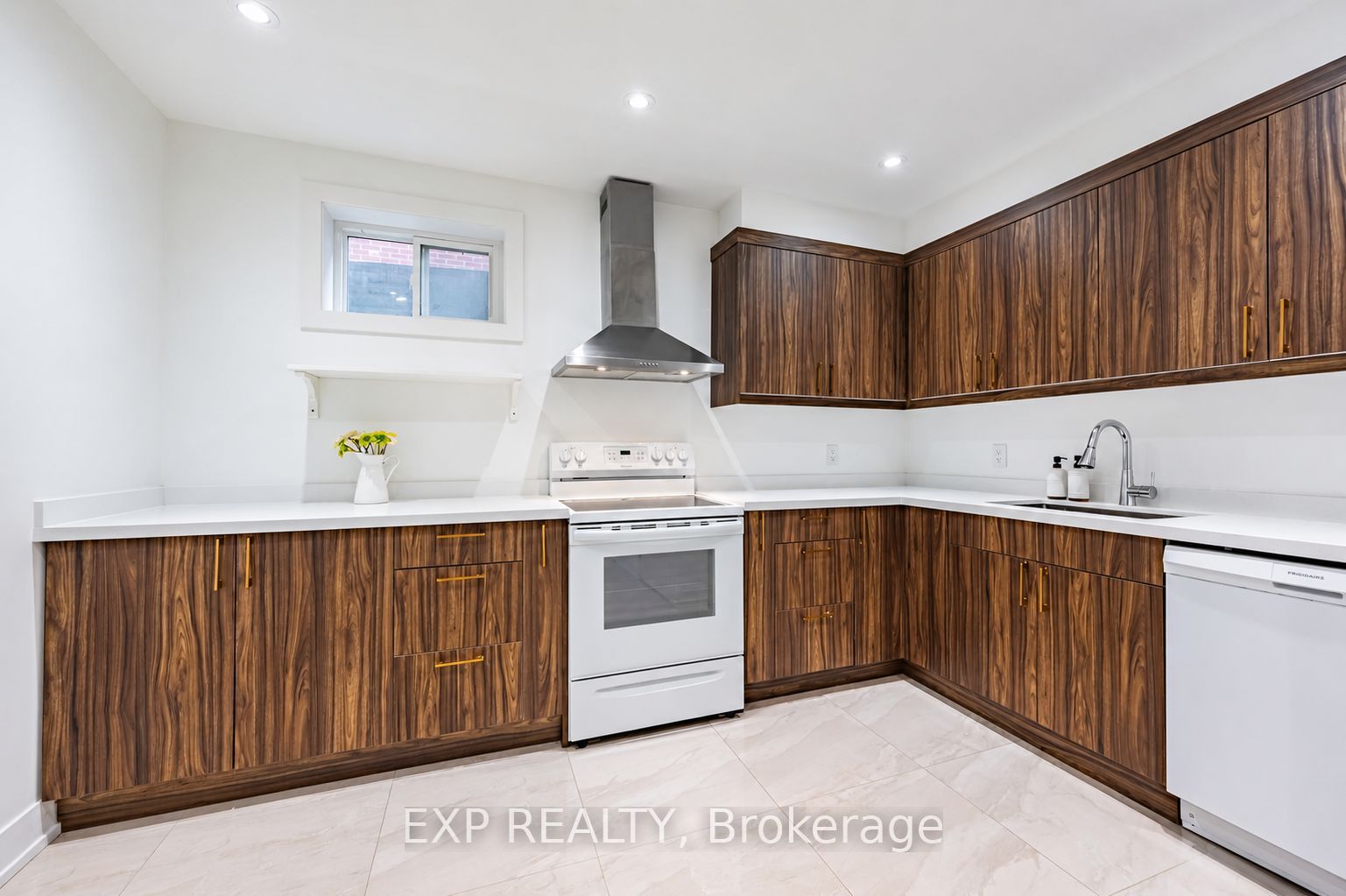 16 Wainwright Avenue Property Photo 30