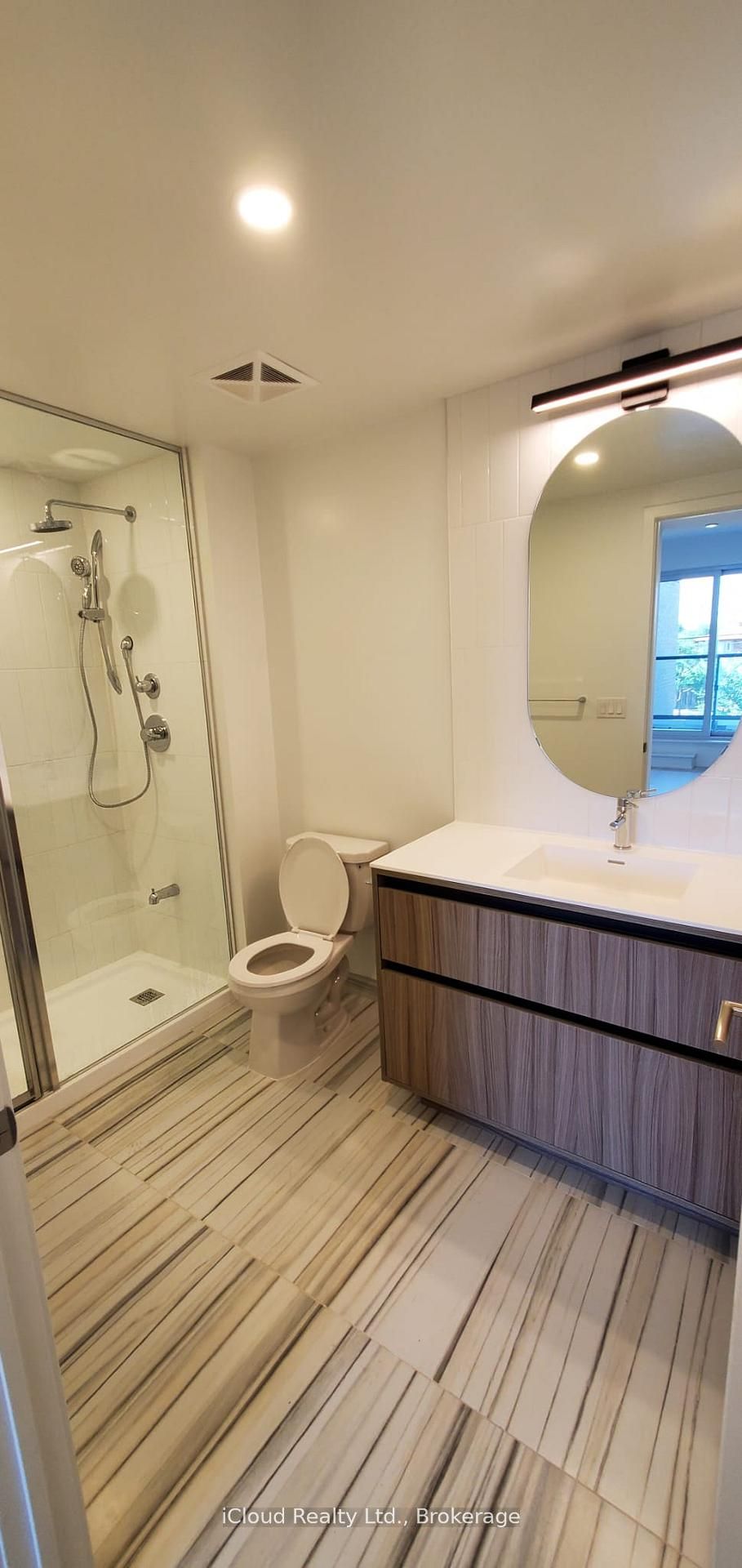 7950 Bathurst Street 210 Property Photo 5
