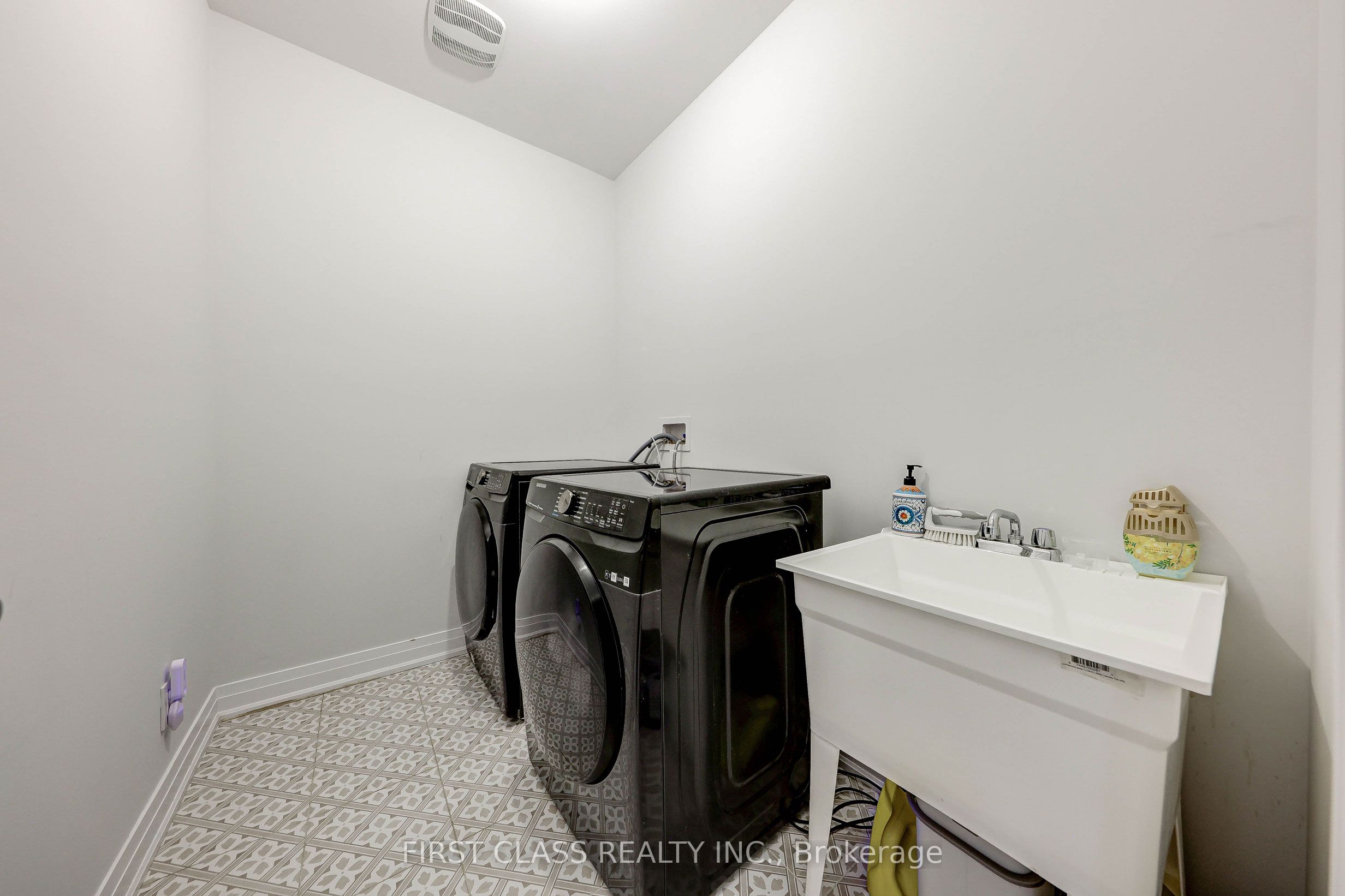 144 Byers Pond Way Property Photo 33