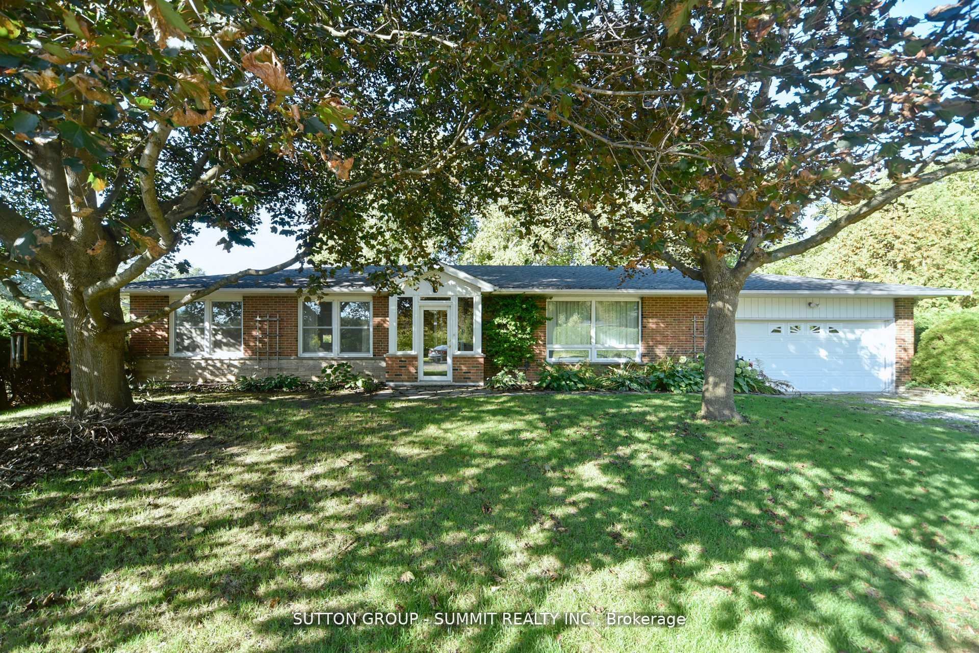7658 NINTH Line Property Photo 1