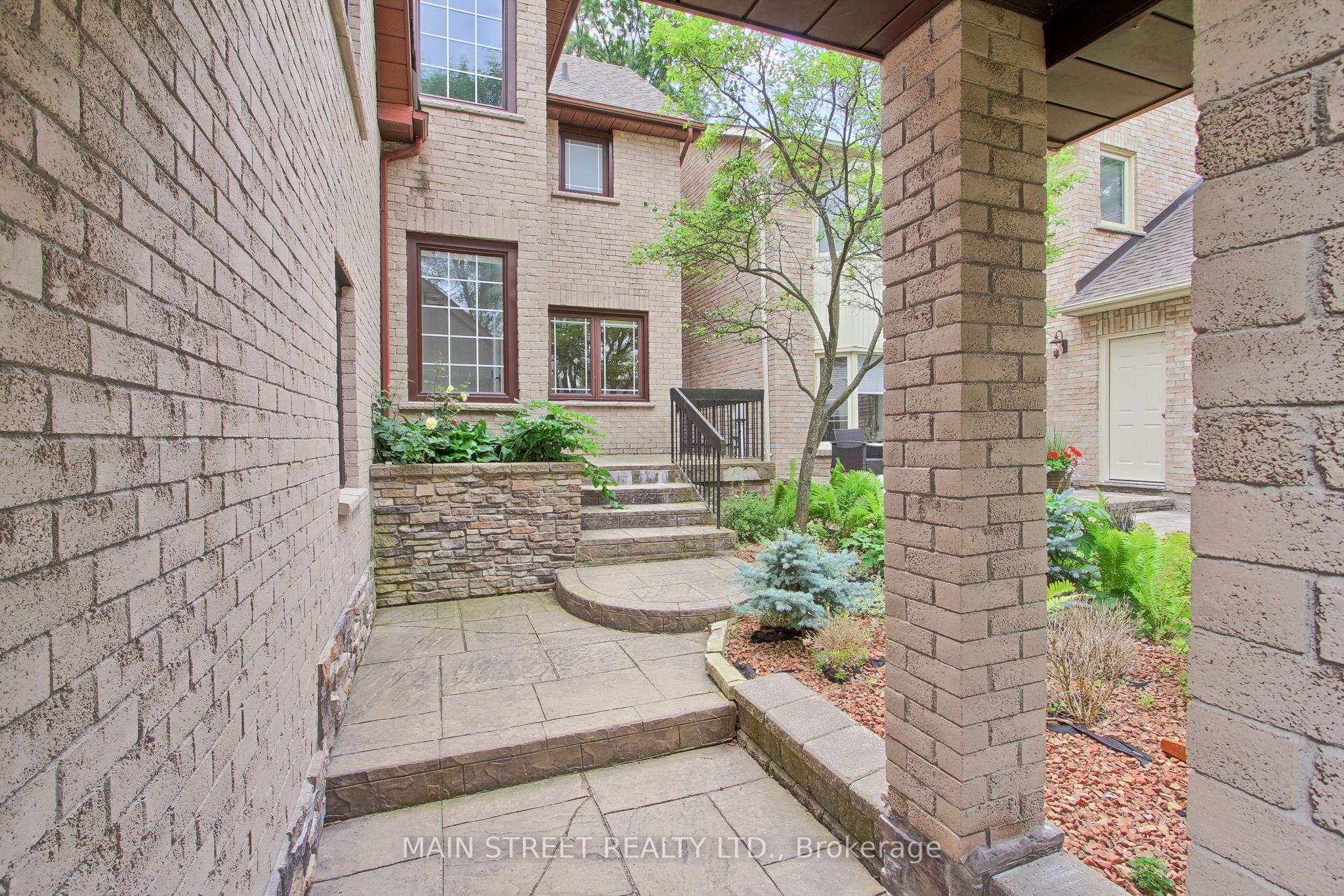 27 Murdock Avenue Property Photo 3