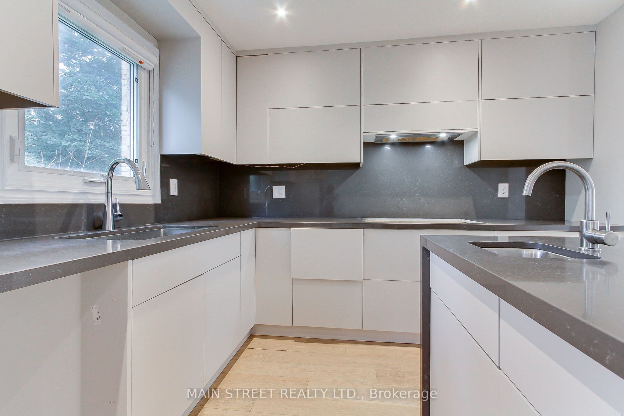 27 Murdock Avenue Property Photo 9