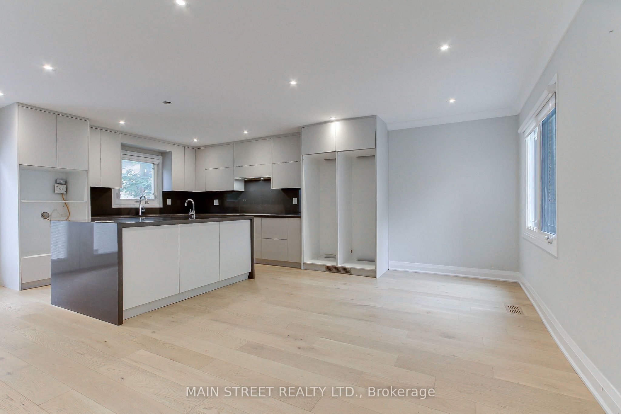 27 Murdock Avenue Property Photo 11