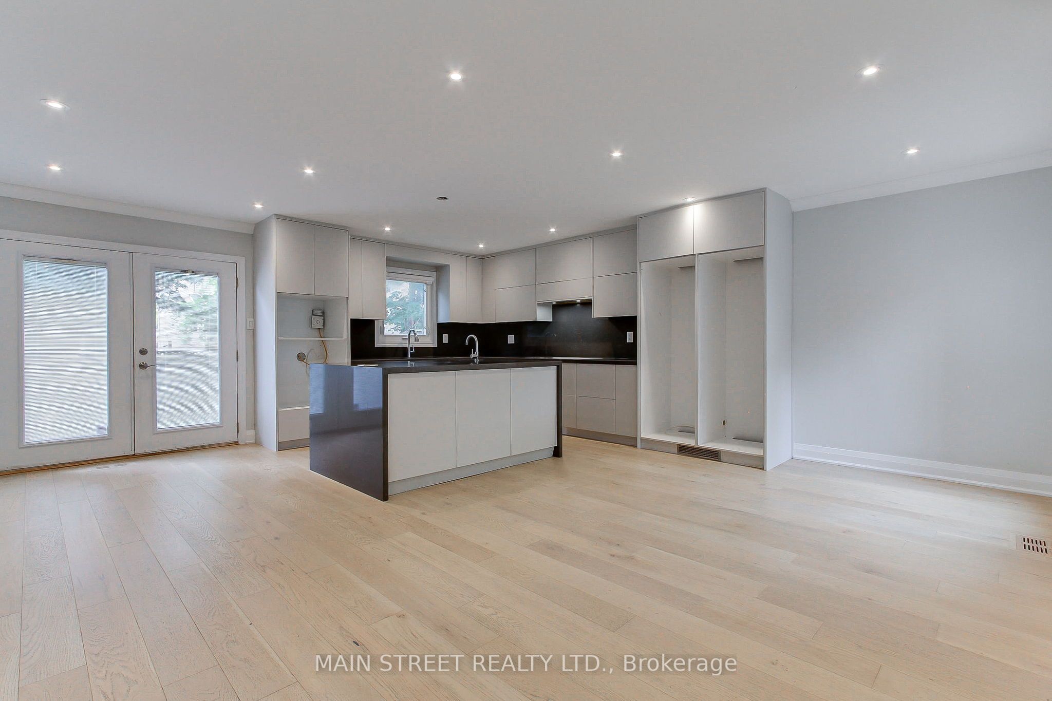 27 Murdock Avenue Property Photo 12