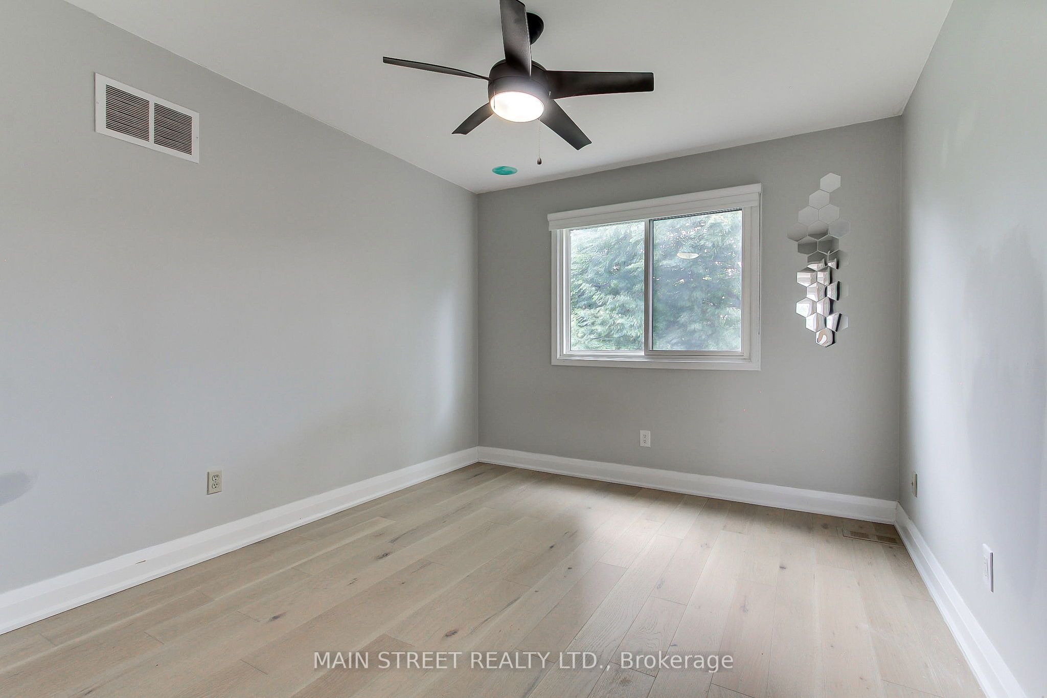27 Murdock Avenue Property Photo 28