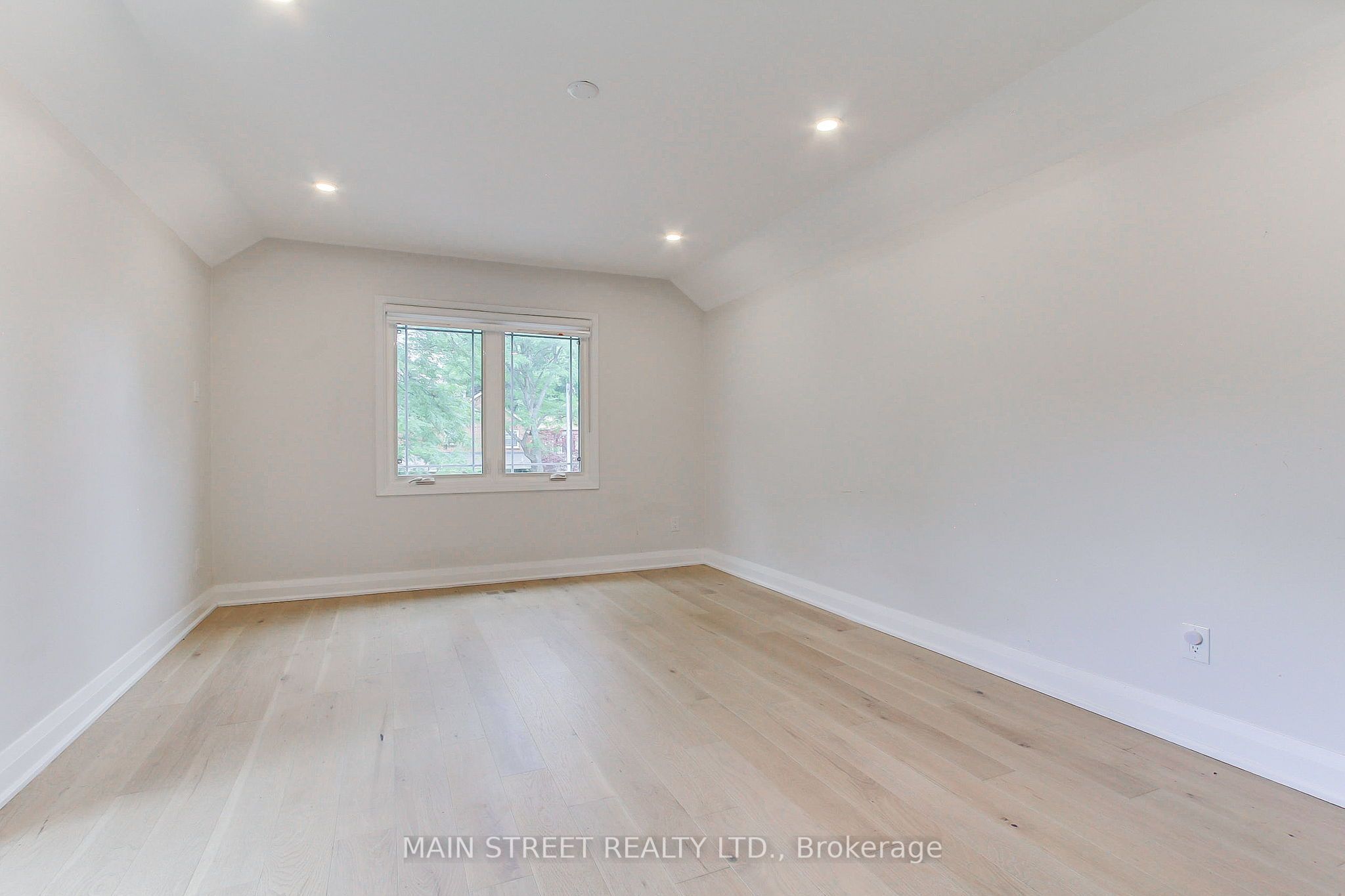 27 Murdock Avenue Property Photo 31