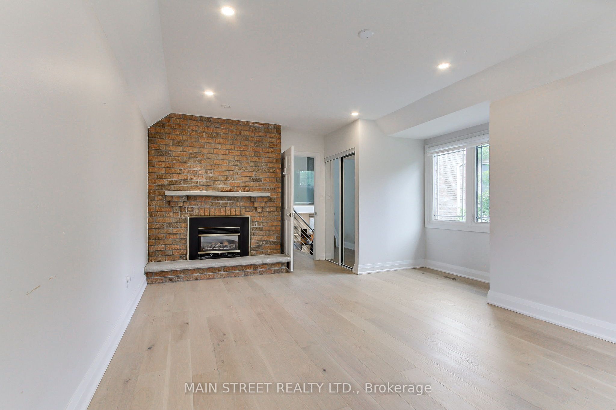 27 Murdock Avenue Property Photo 32