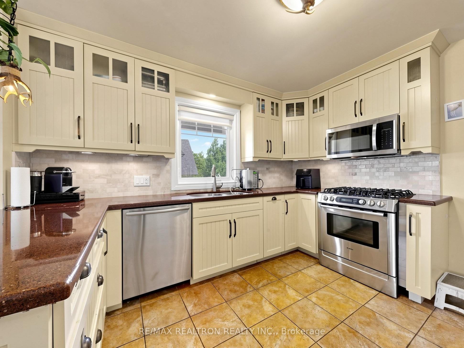 4 Lyons Lane Property Photo 9