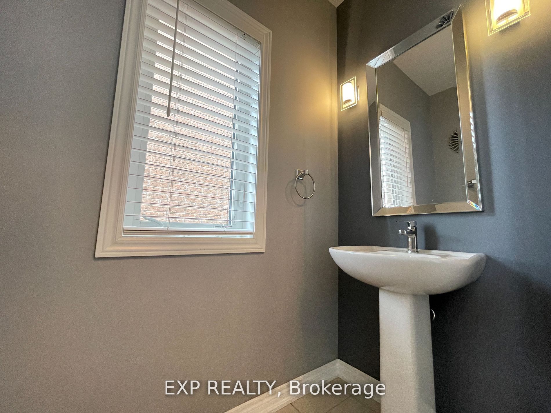 740 Clifford Perry Place Property Photo 8