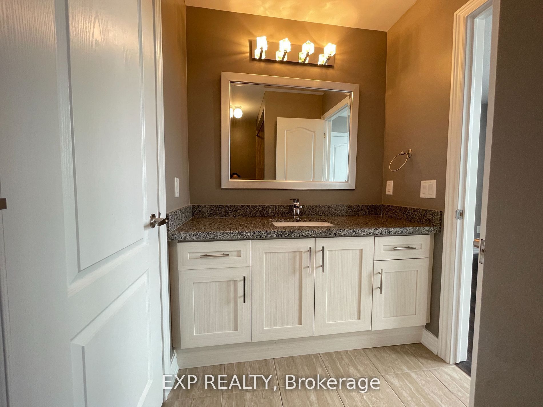 740 Clifford Perry Place Property Photo 15