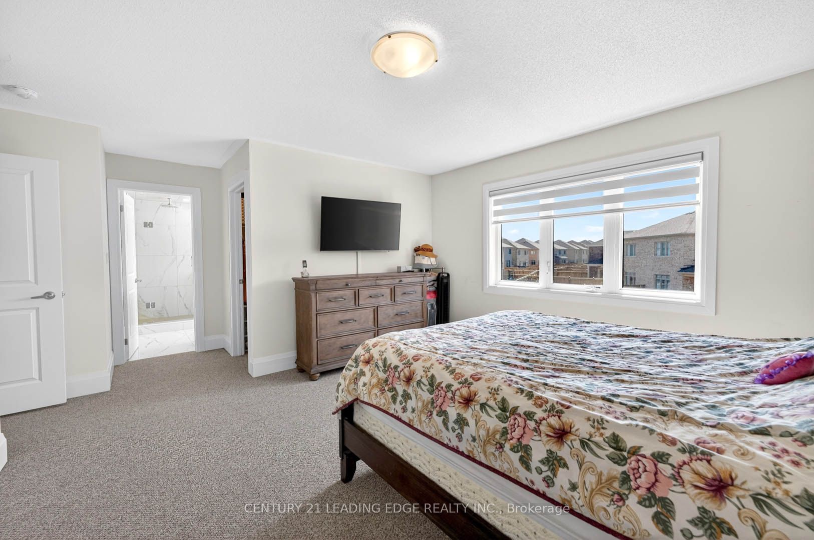 235 Ferragine Crescent Property Photo 23