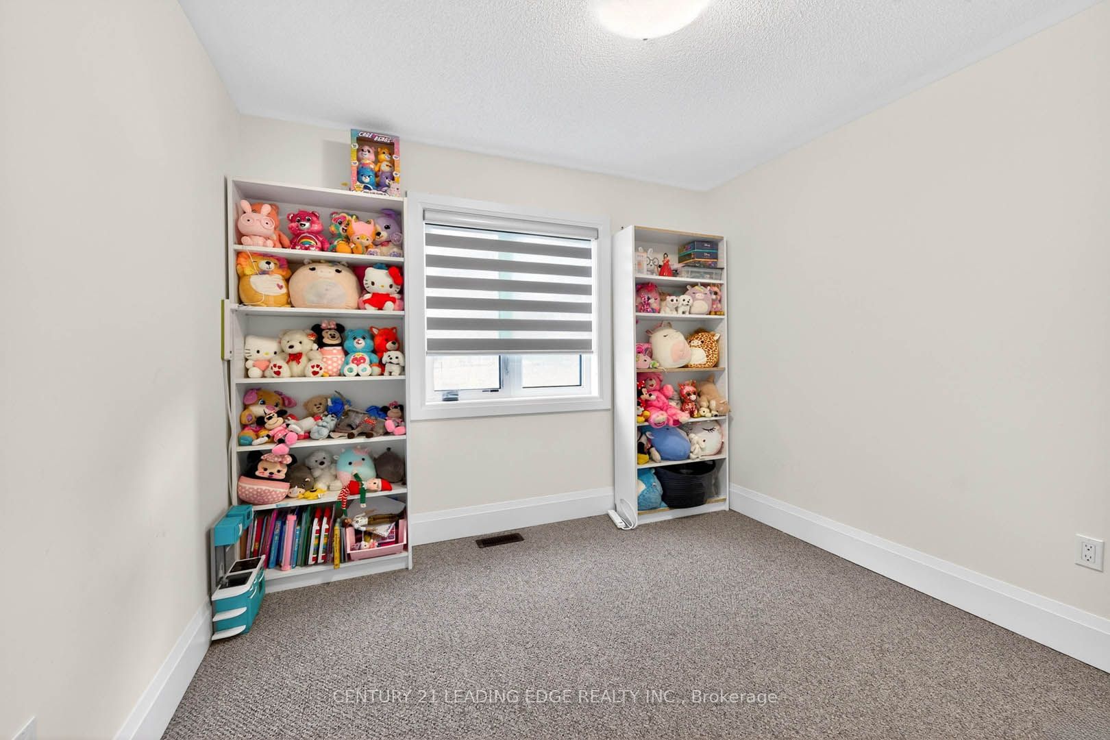 235 Ferragine Crescent Property Photo 31