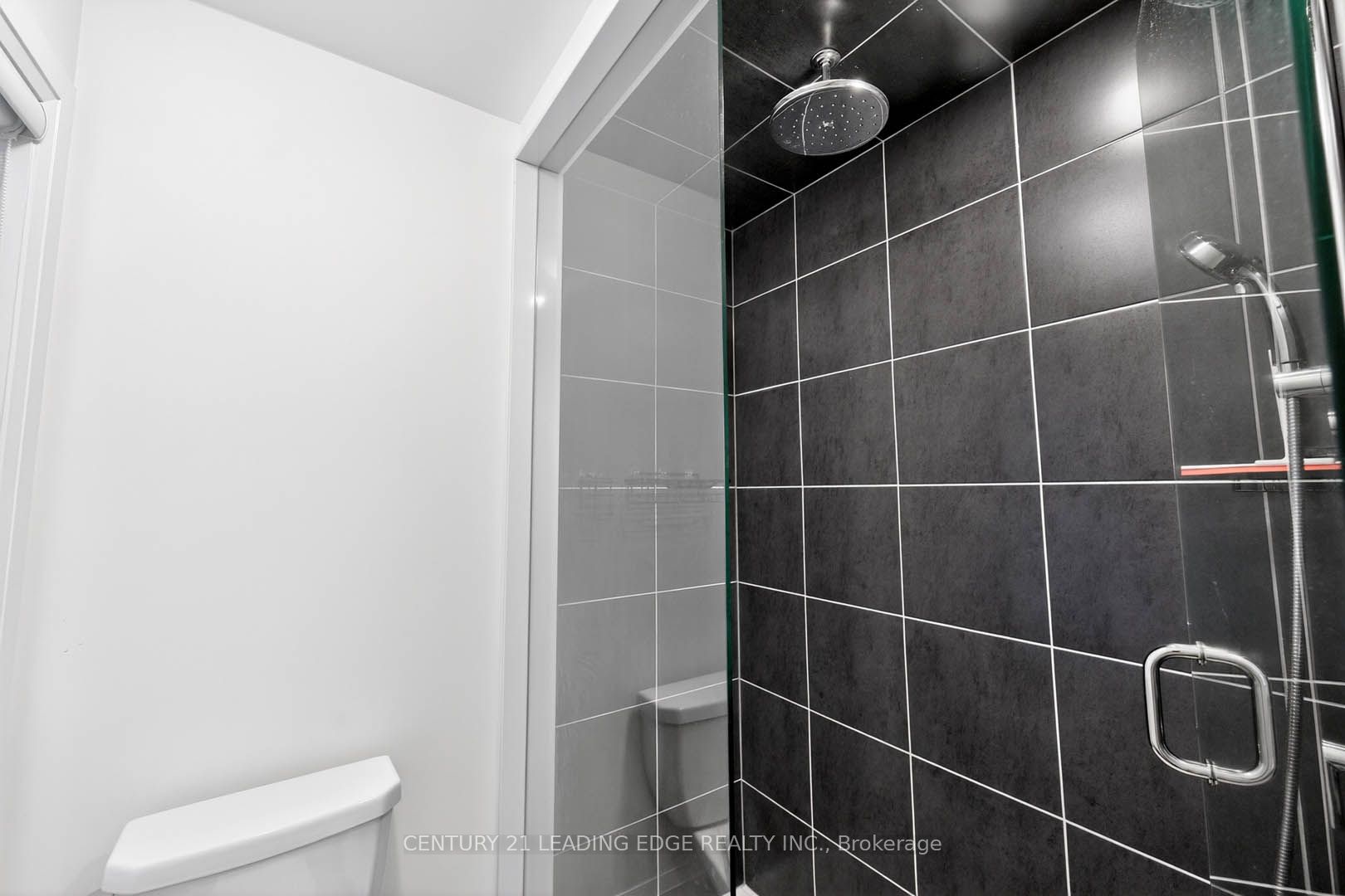235 Ferragine Crescent Property Photo 33