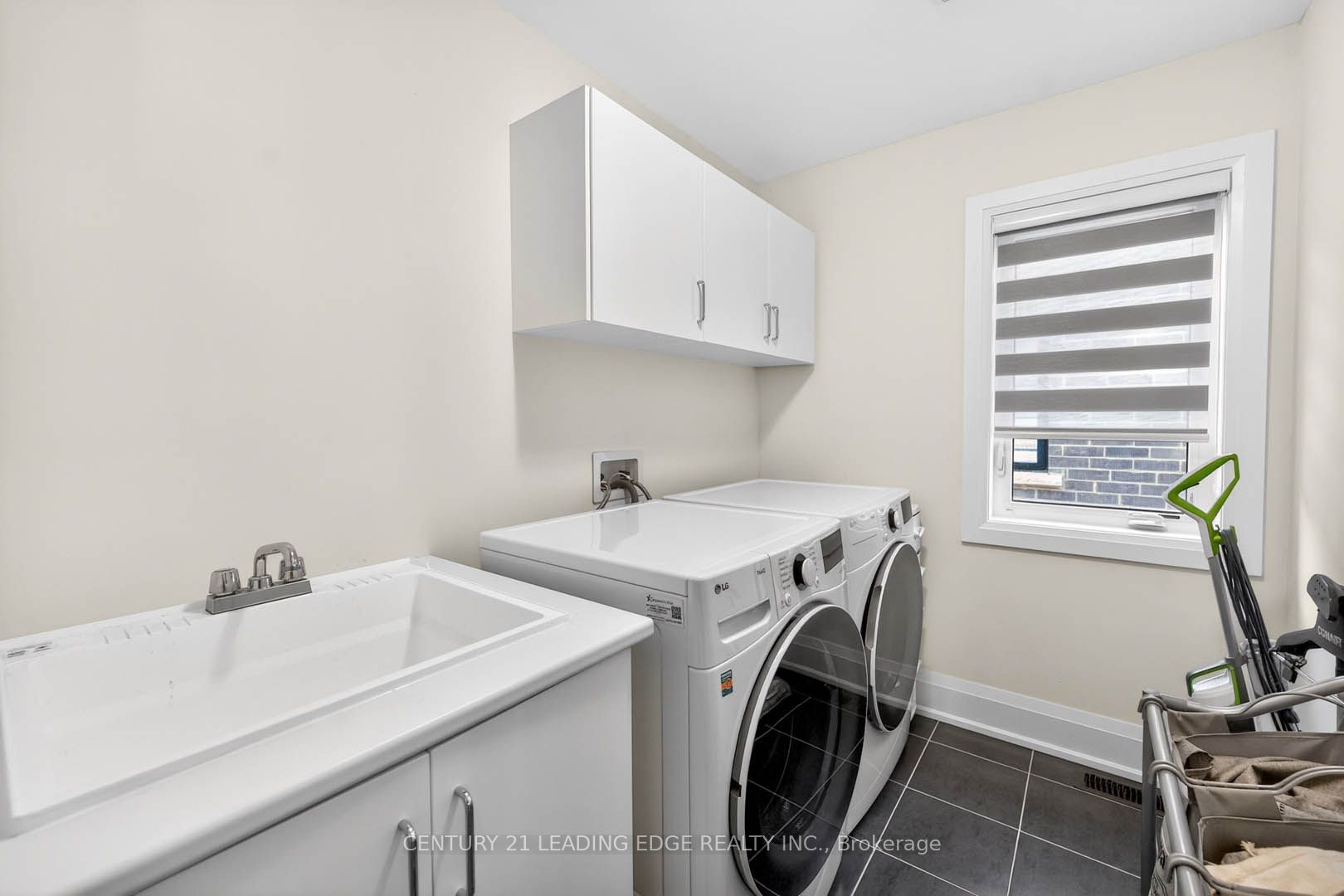 235 Ferragine Crescent Property Photo 35