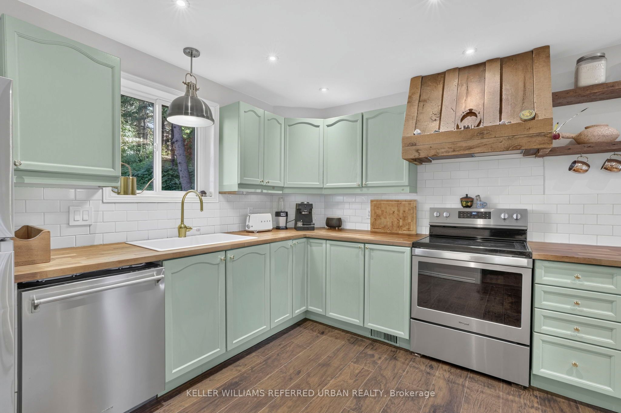 341 Cotter Street Property Photo 13