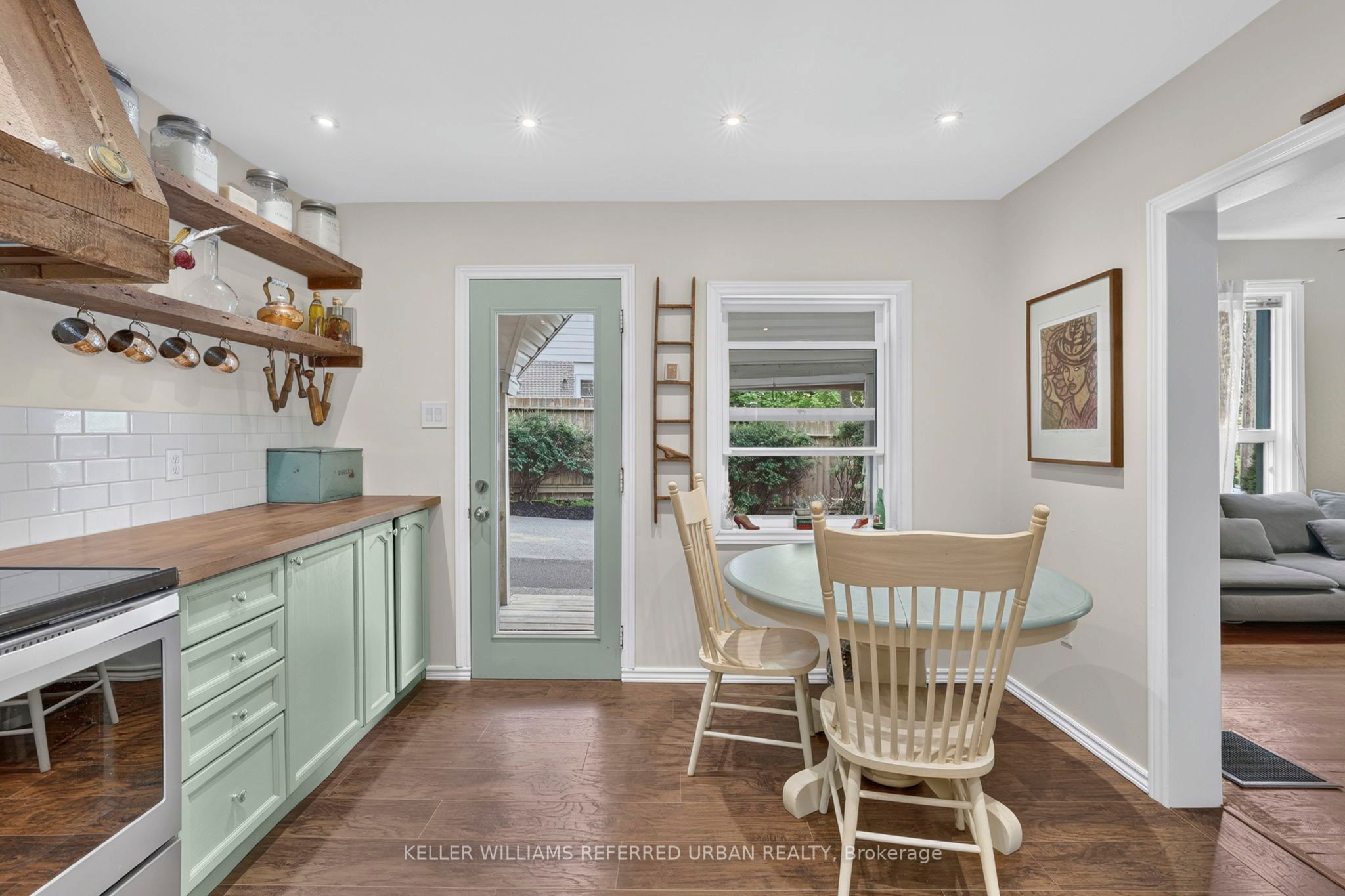341 Cotter Street Property Photo 15