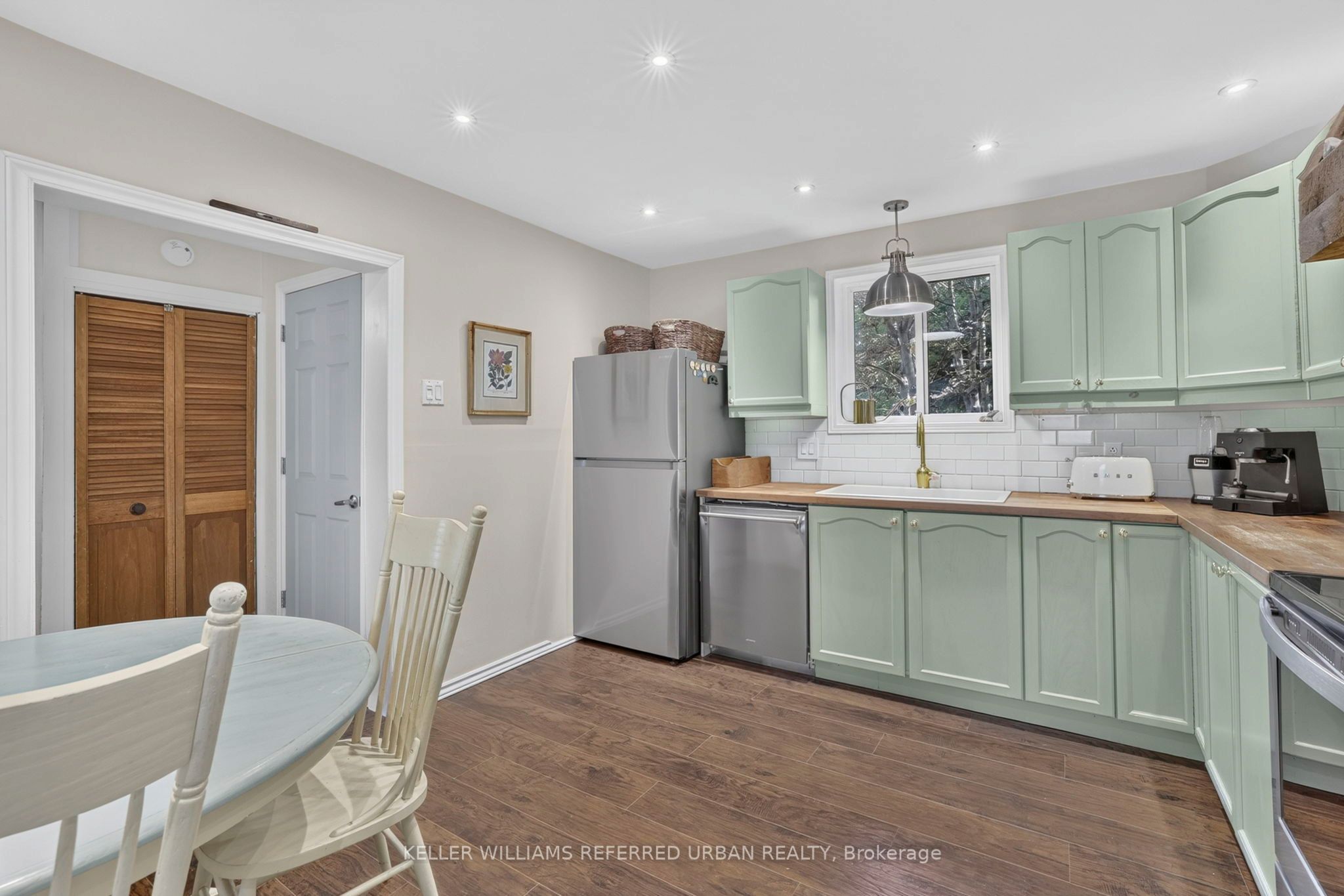 341 Cotter Street Property Photo 17