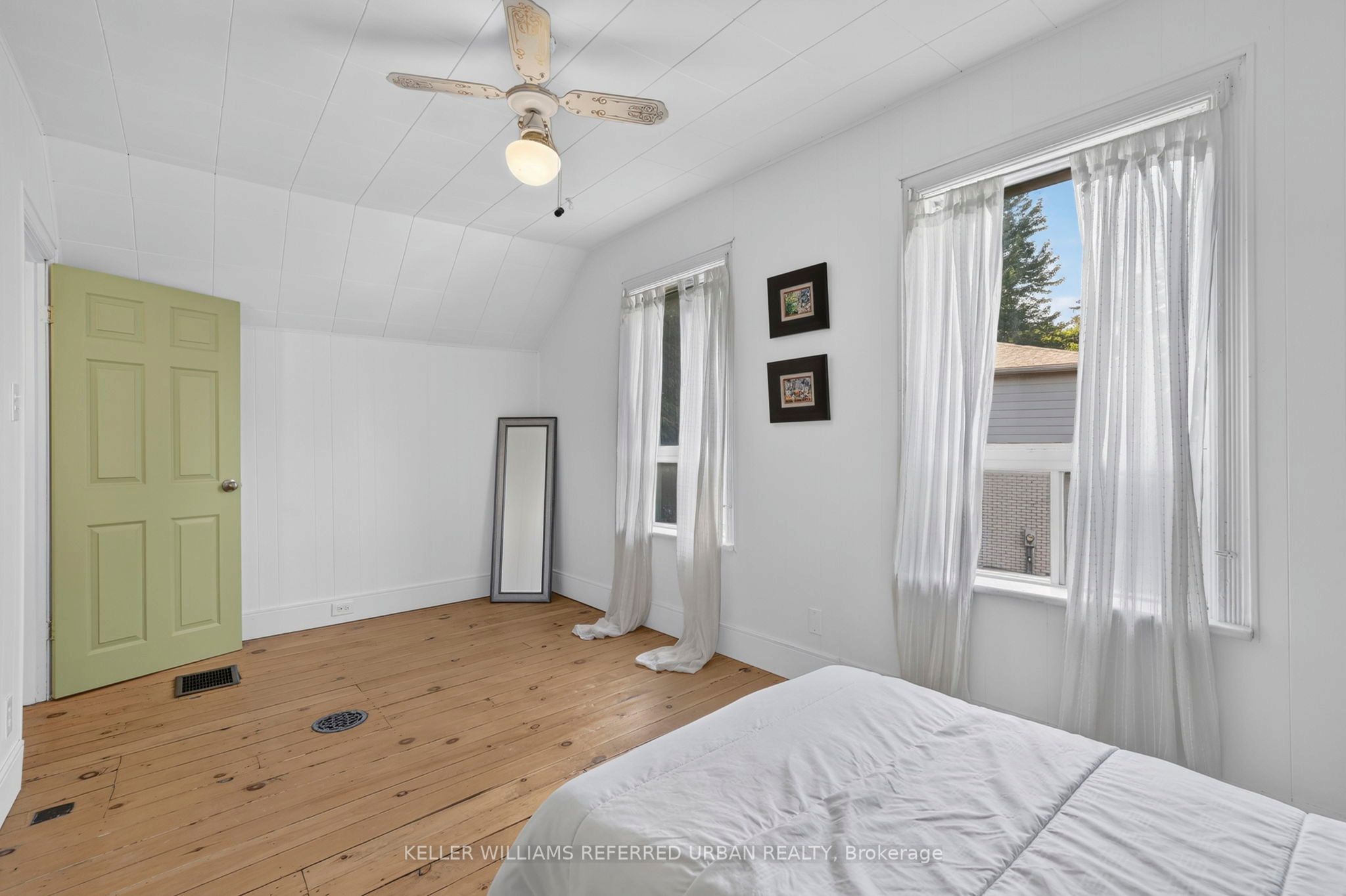 341 Cotter Street Property Photo 28