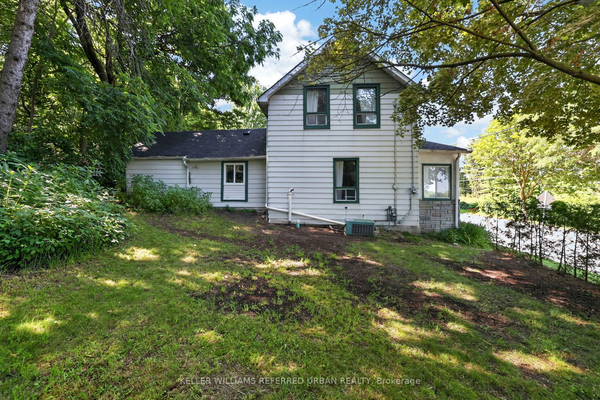341 Cotter Street Property Photo 32