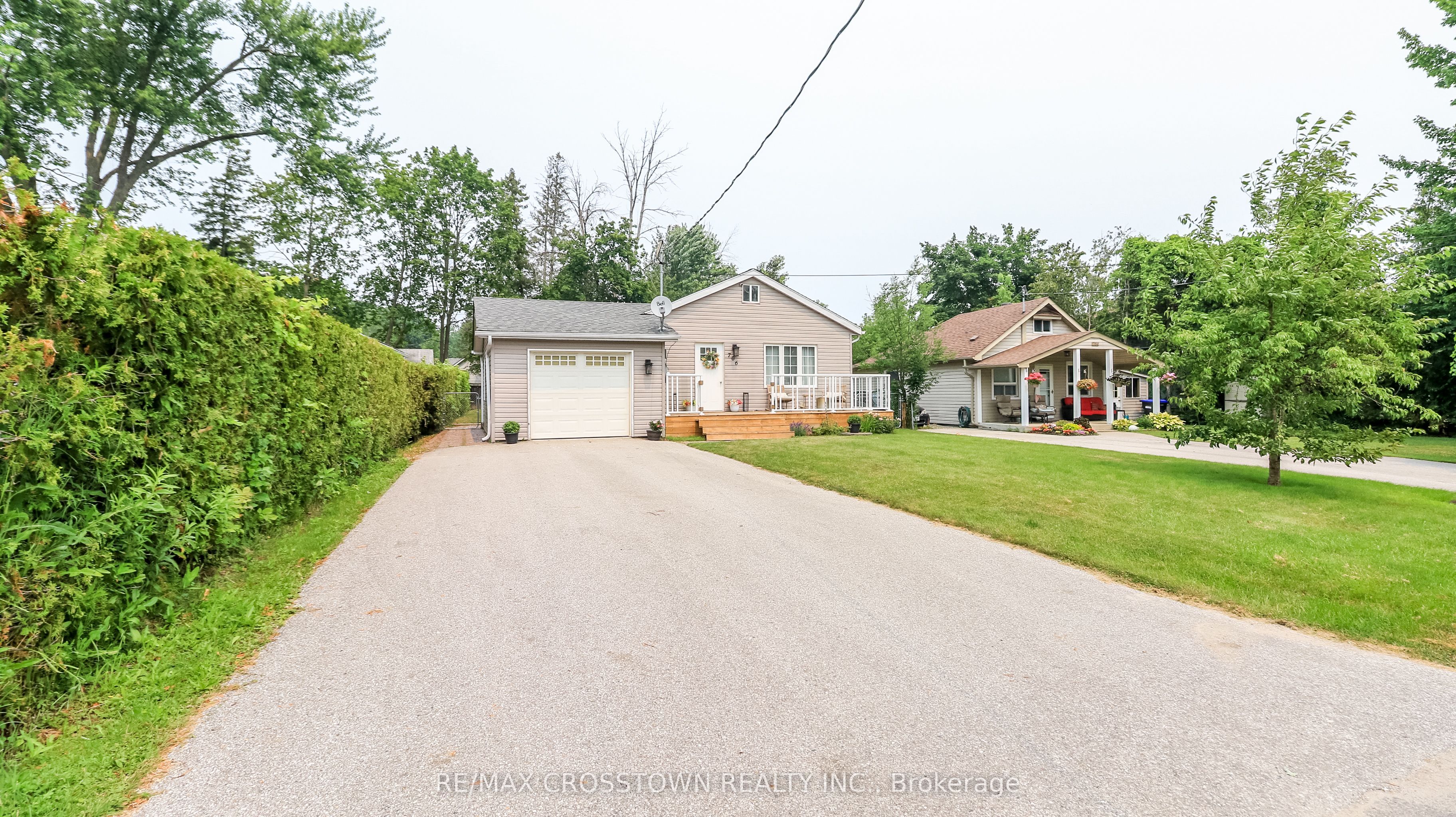 706 Reid Street Property Photo 1