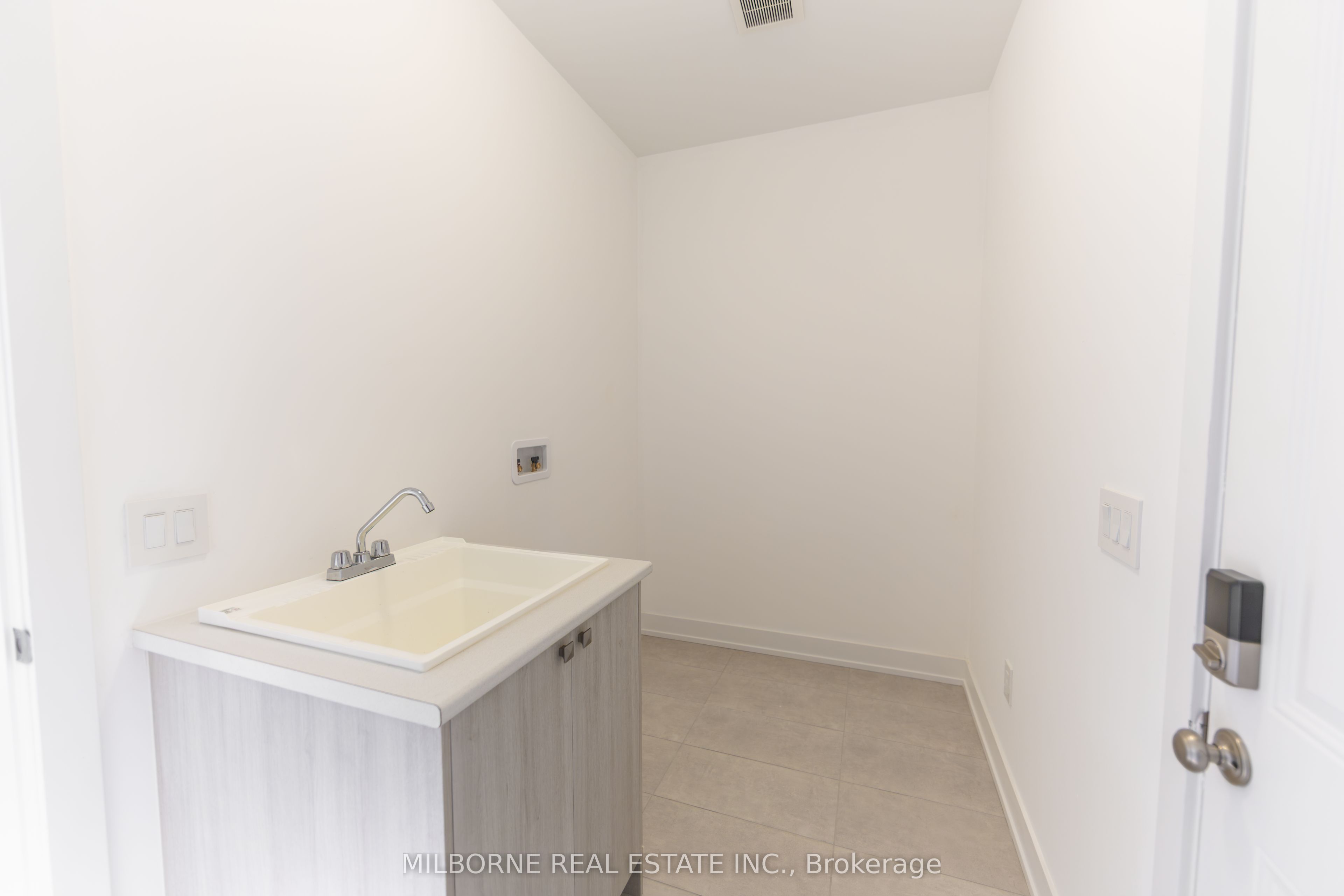 12 Fred Beaton Place Property Photo 27