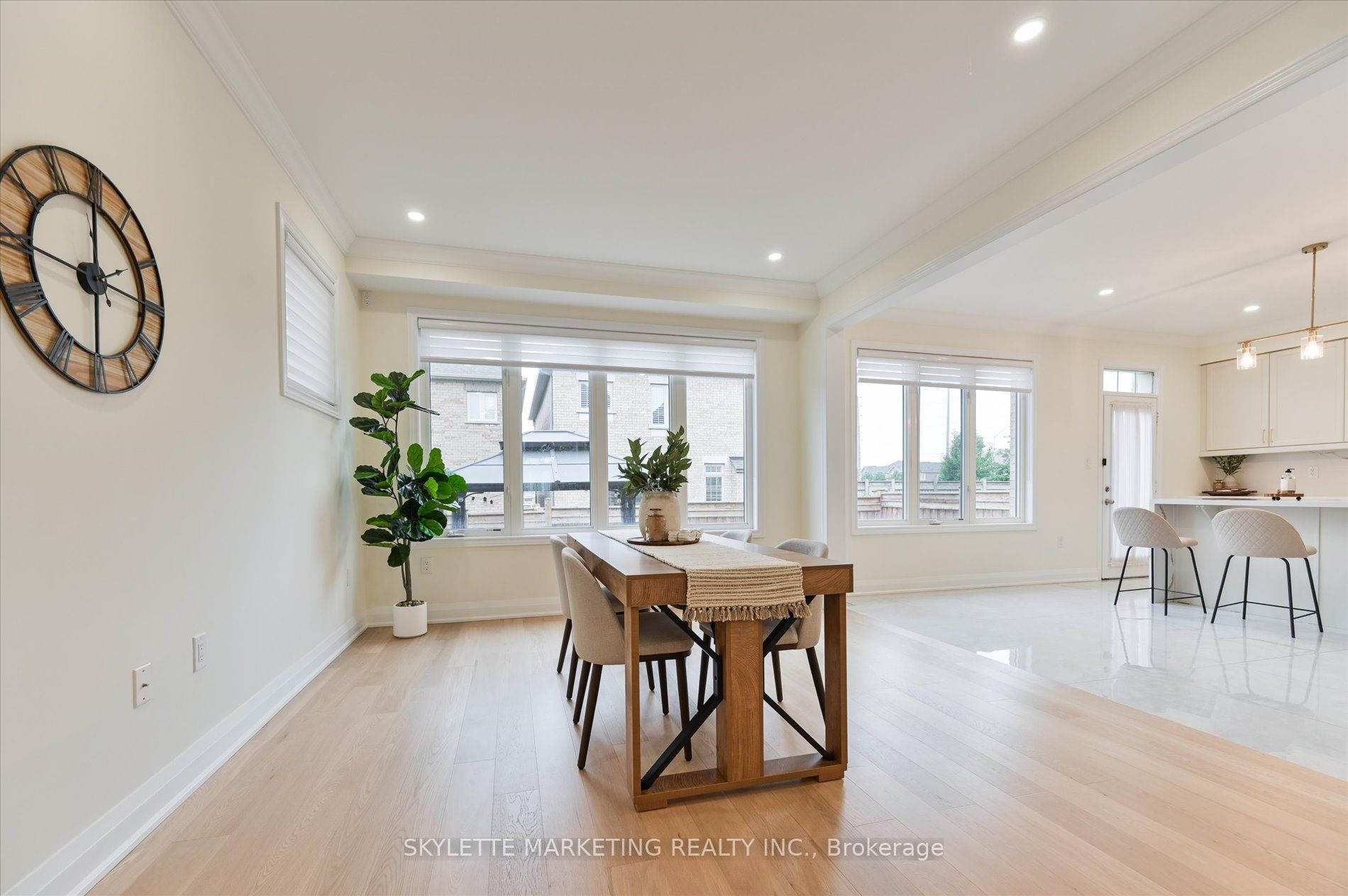 38 Russell Parker Crescent Property Photo 11