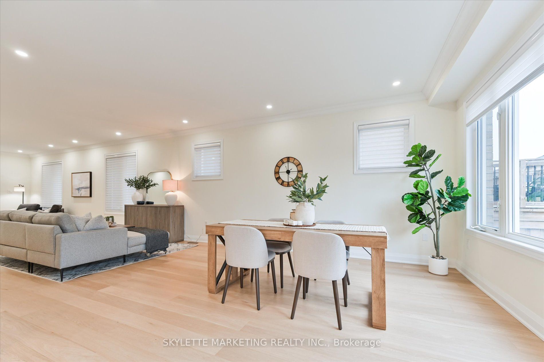 38 Russell Parker Crescent Property Photo 12